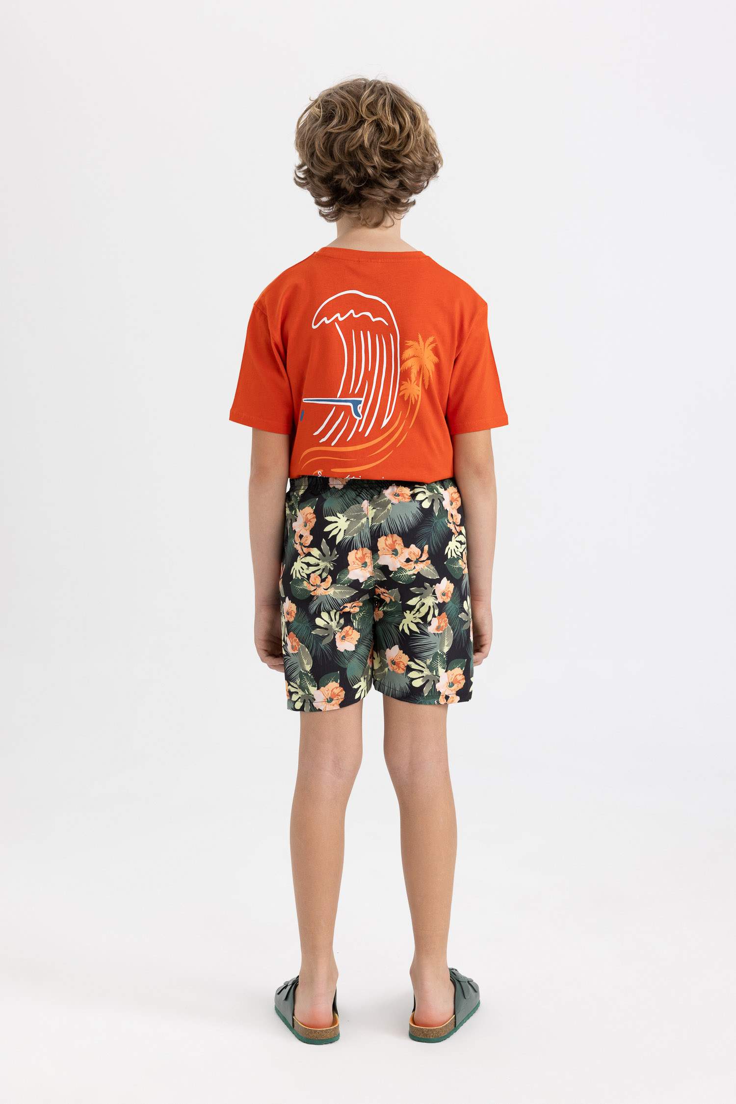 شورت بحر أحمر اولادي قصة عادية منقوش