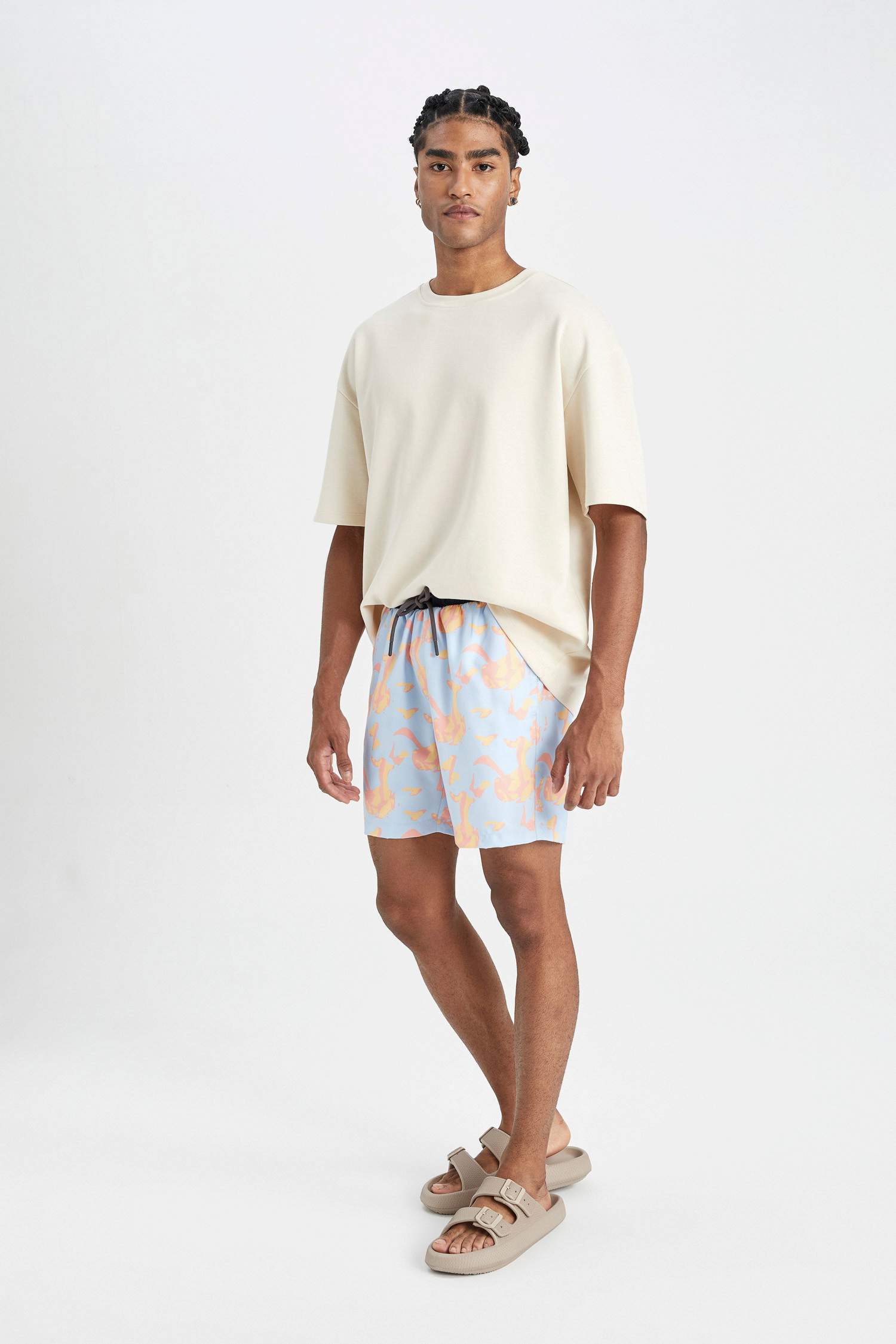 شورت بحر قصير قصة عادية