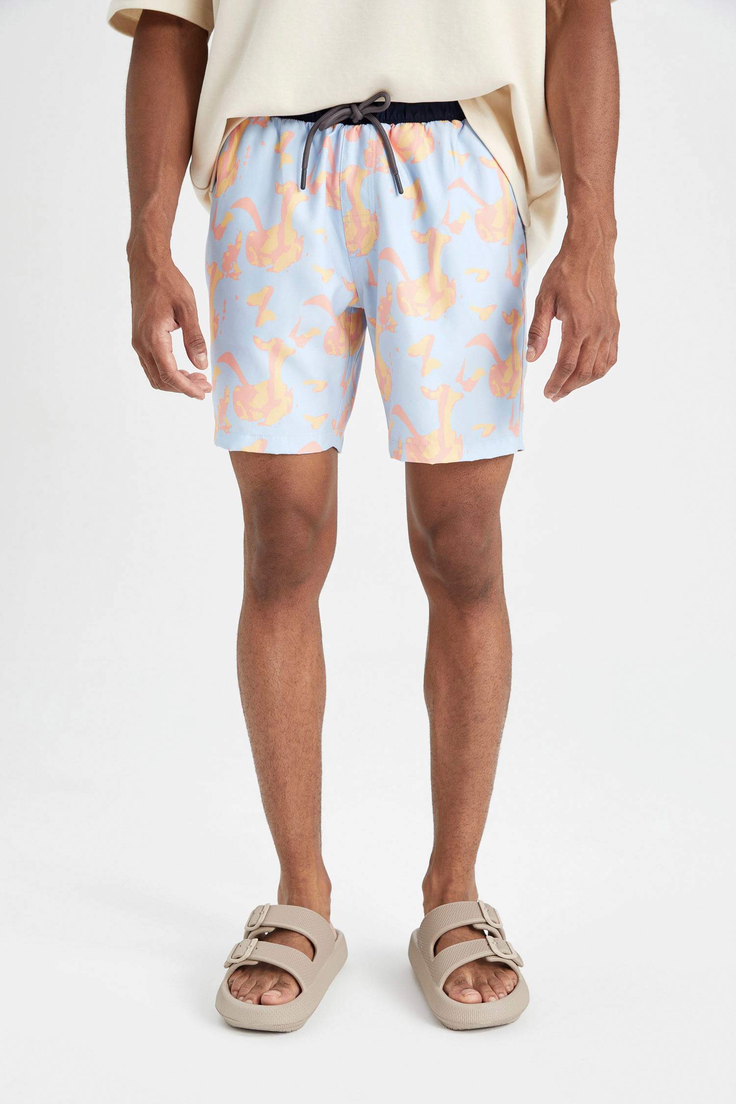 شورت بحر قصير قصة عادية