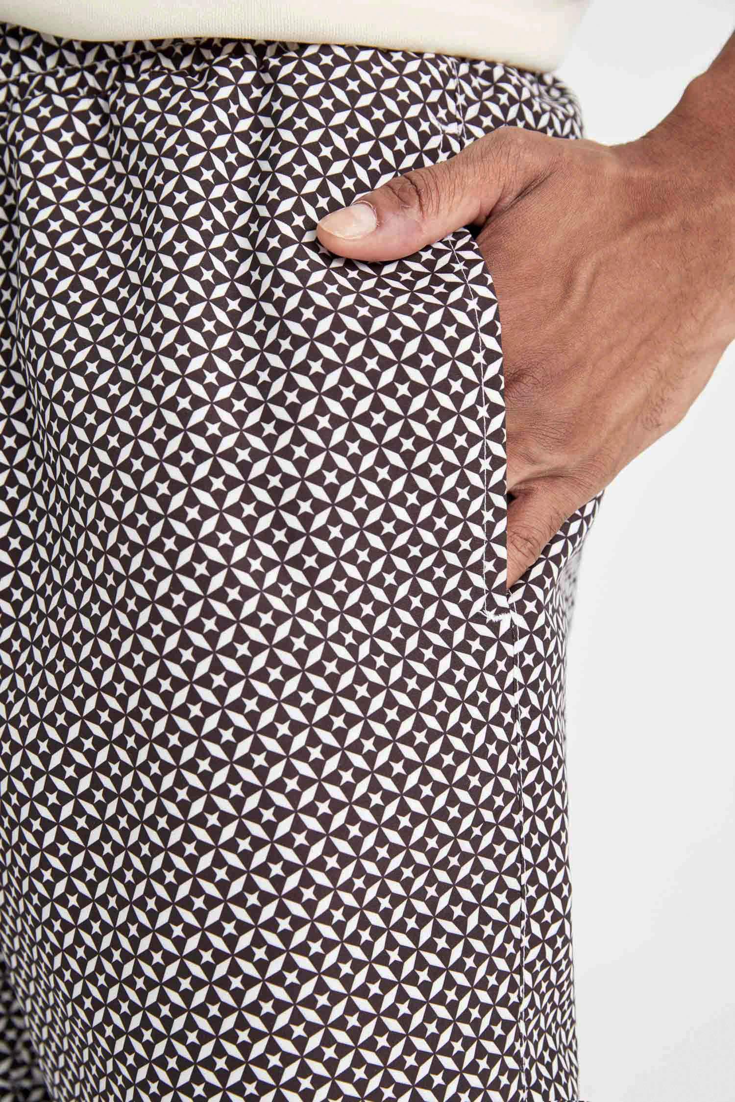 Regular Fit Patterned Mesh Lined Short Swim Shorts