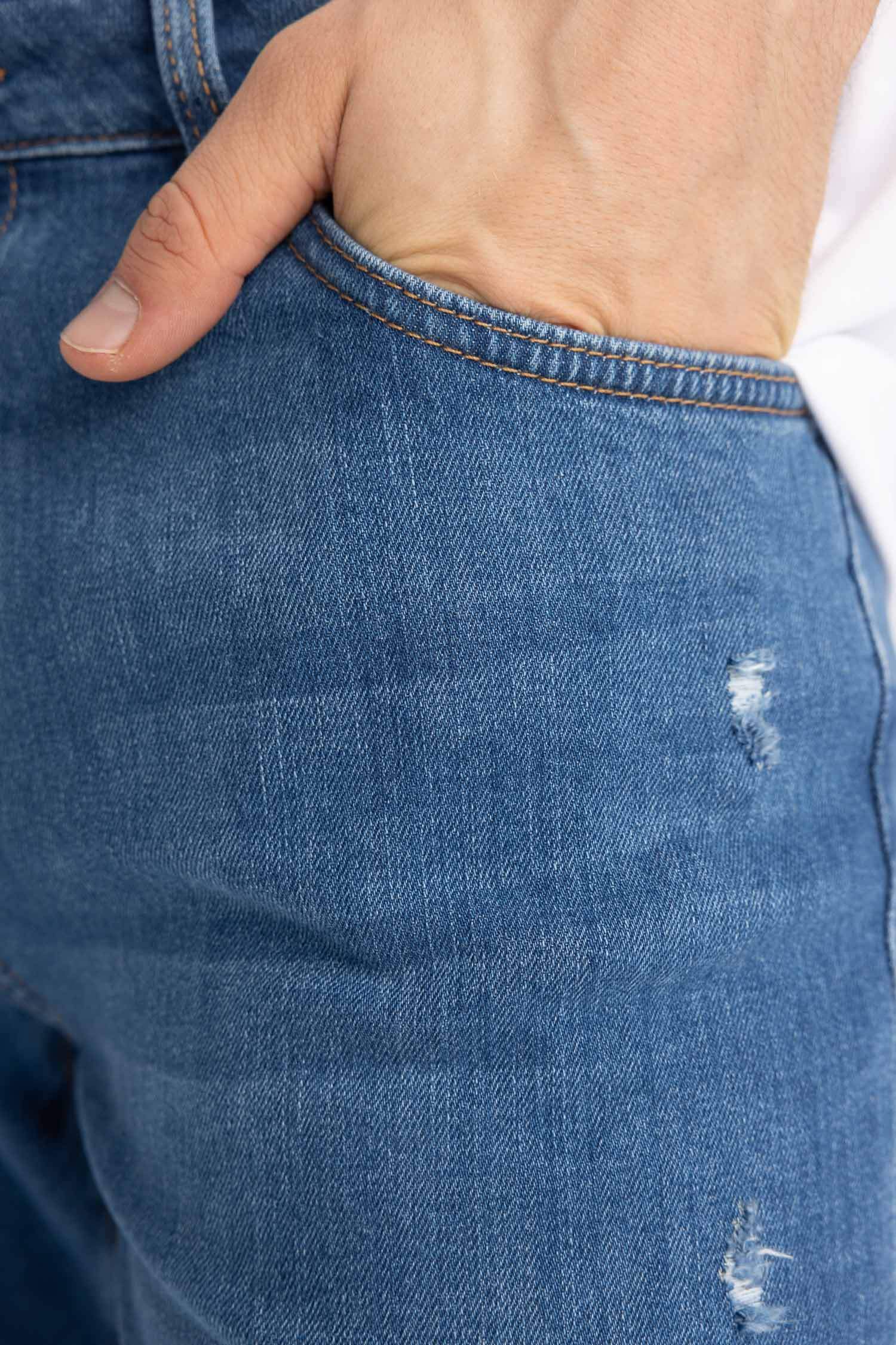 Carrot Fit Ripped Detailed Jeans