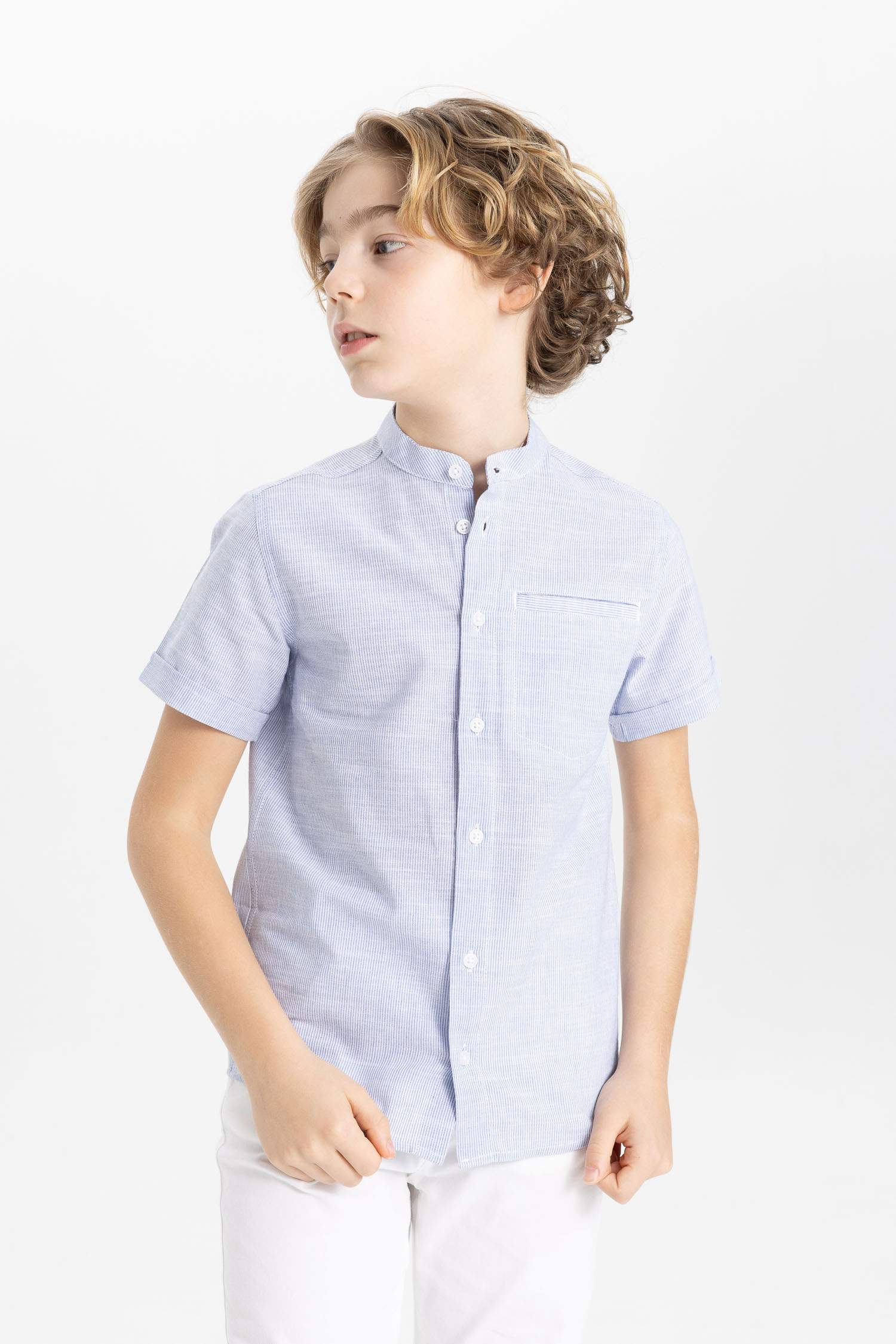 قميص ولادي نص ردن ذو مظهر كتاني قصة عادية بياخة عالية