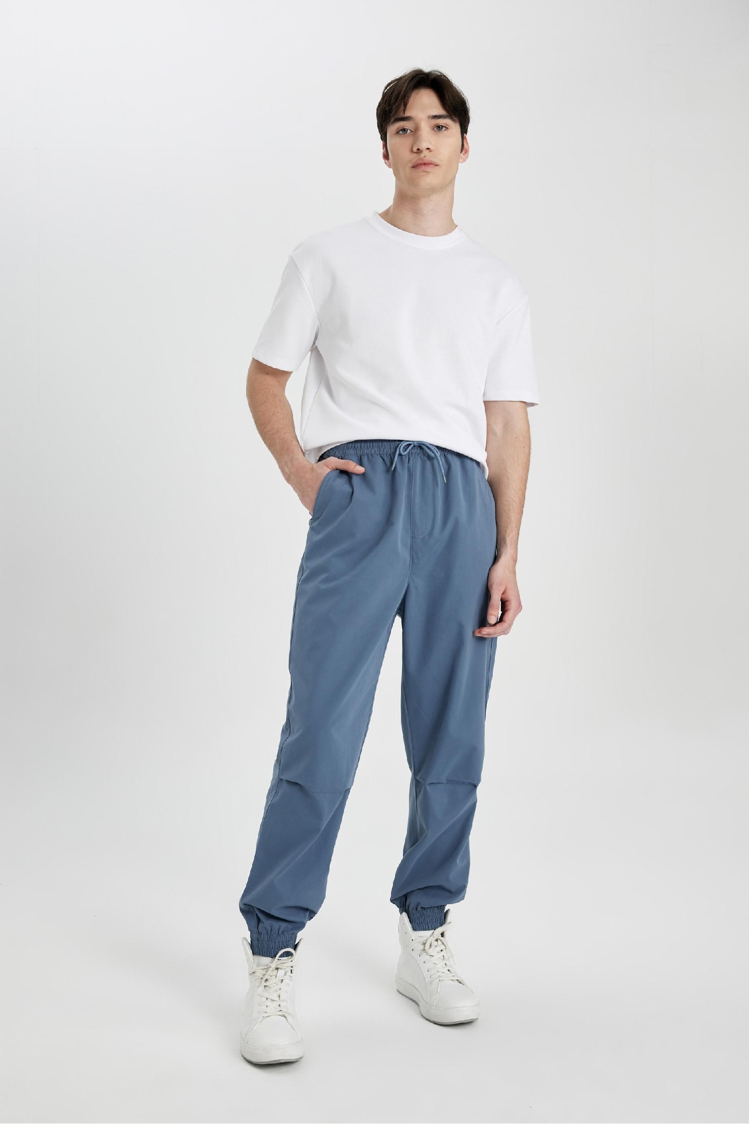 بنطرون جوجر قصة عادية بساق مطاطي