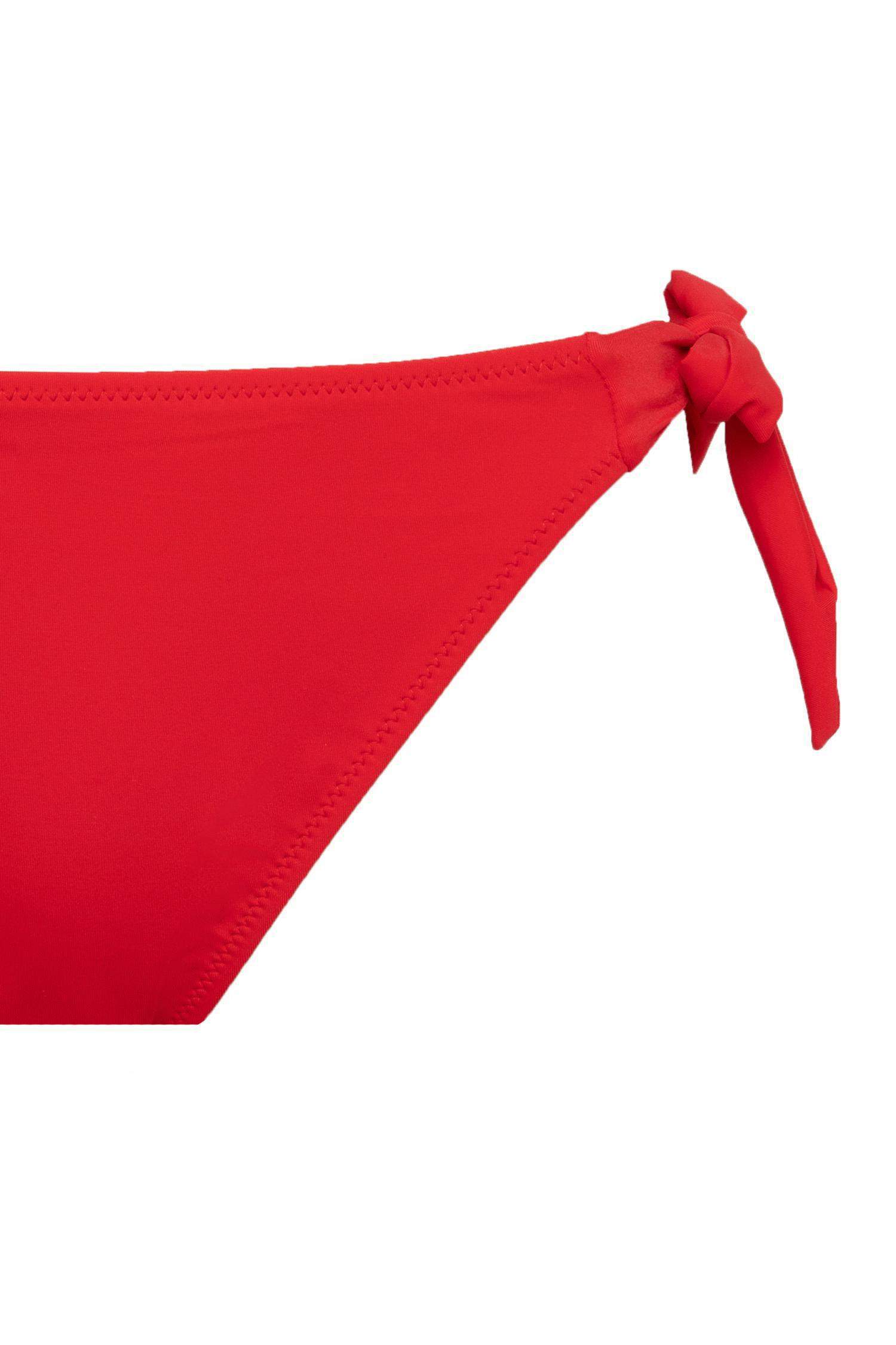 كلوت بكيني قصة عادية