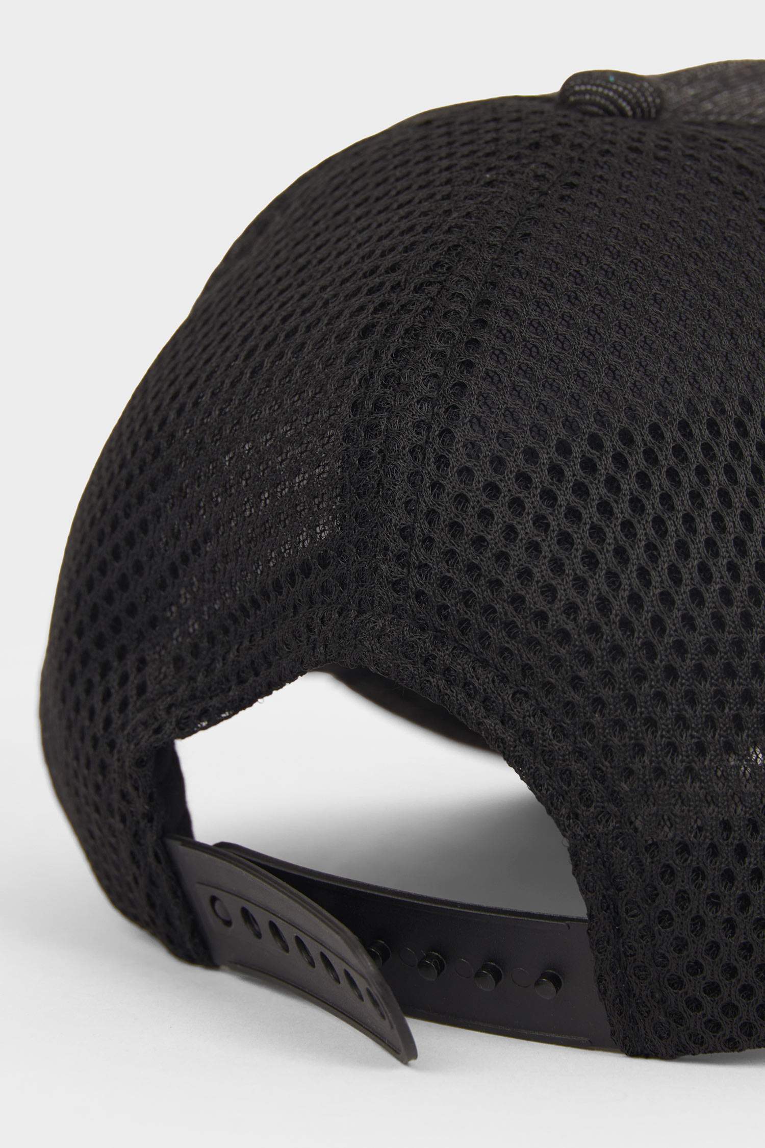 شفقة كاب جينز ولادي