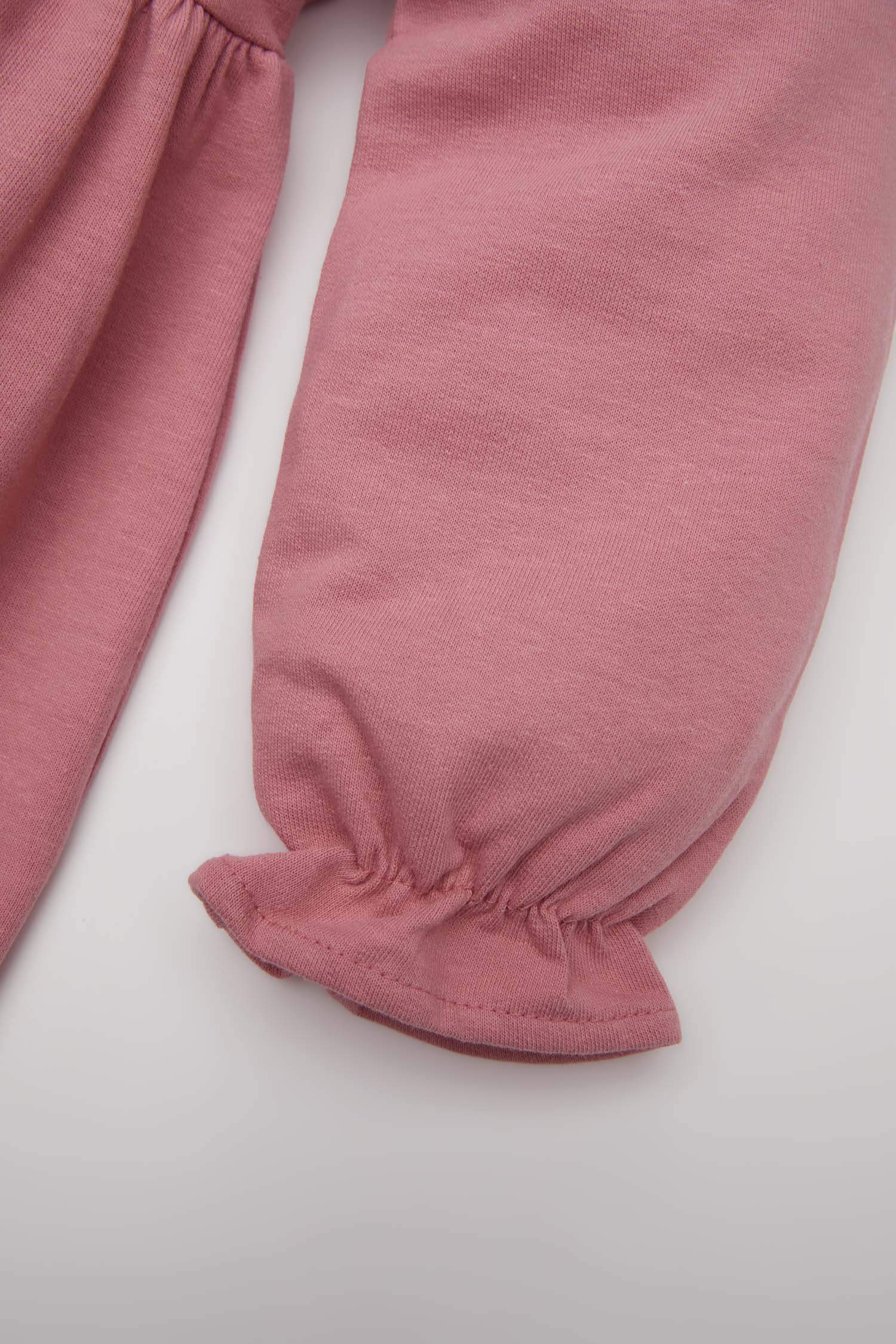 فستان بناتي بطبعة شعار قماش رقيق قصة عادية برقبة مستديرة