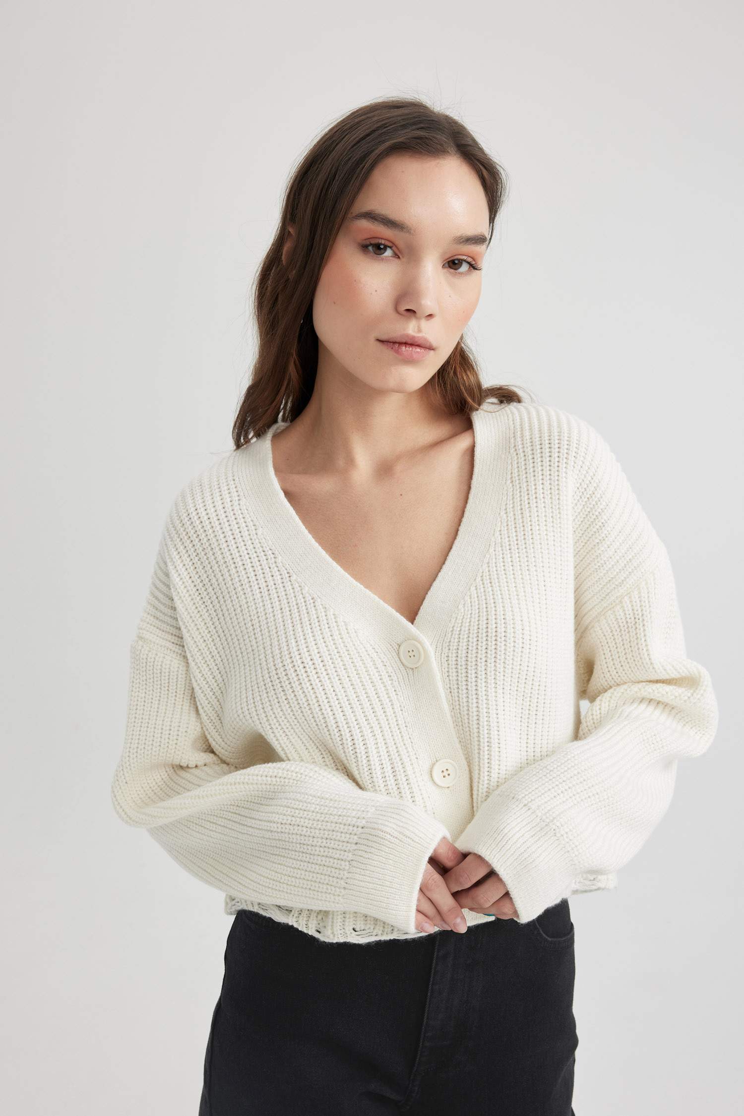 Regular Fit V Yaka Düğmeli Triko Hırka