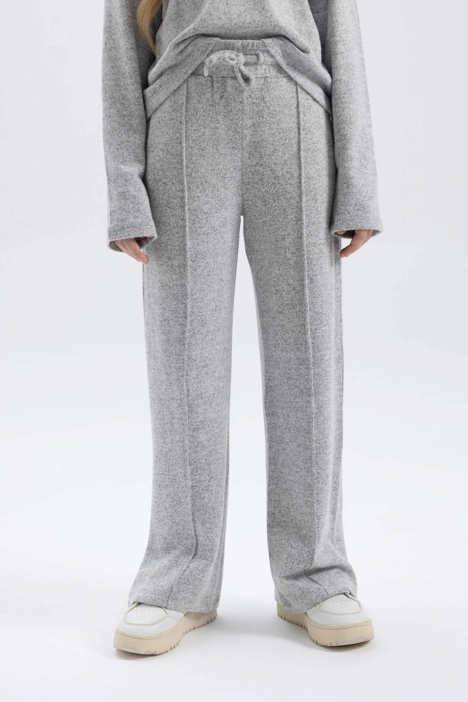 Қыздарға кең аяқ Шалбар