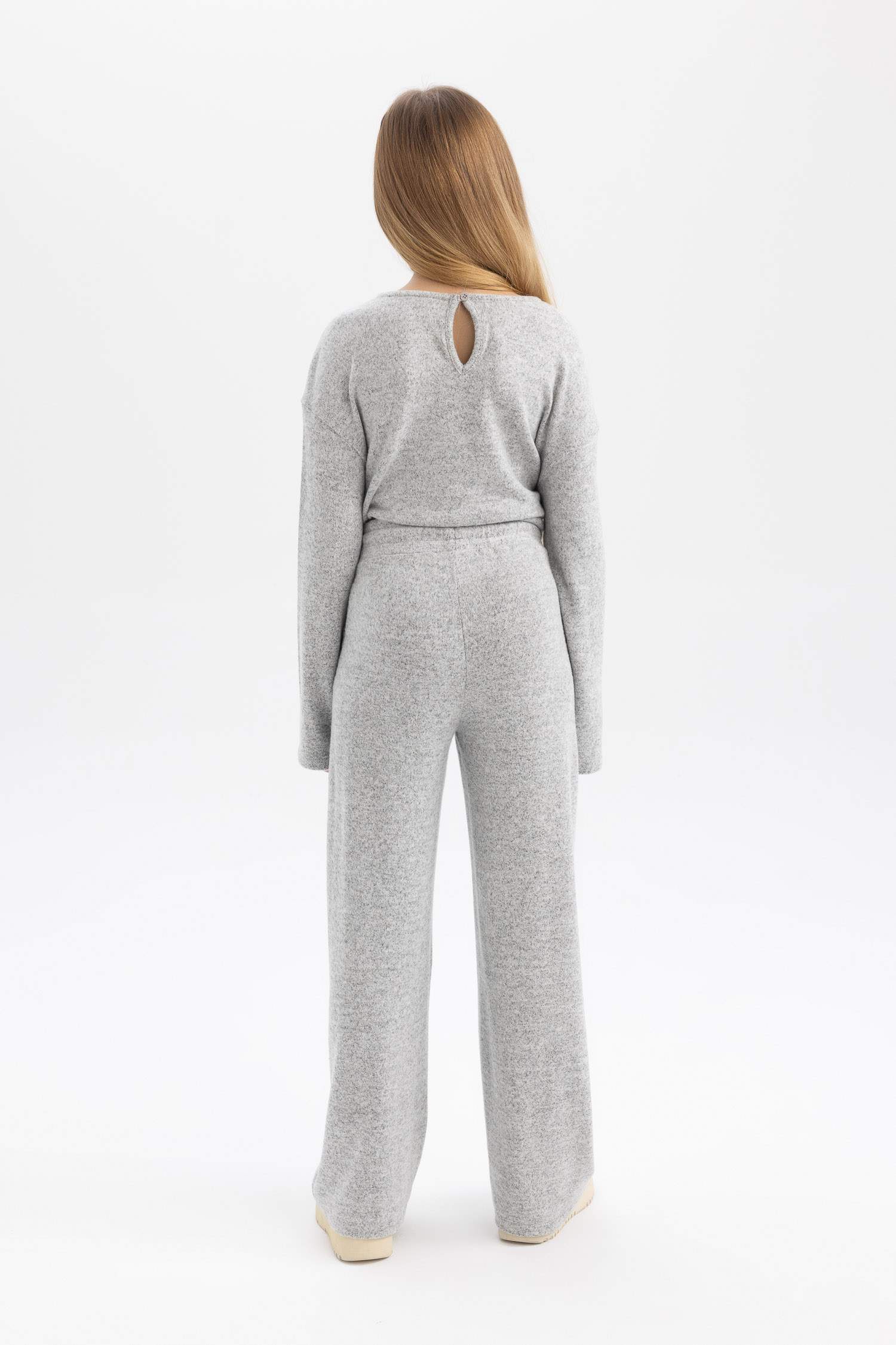 Қыздарға кең аяқ Шалбар