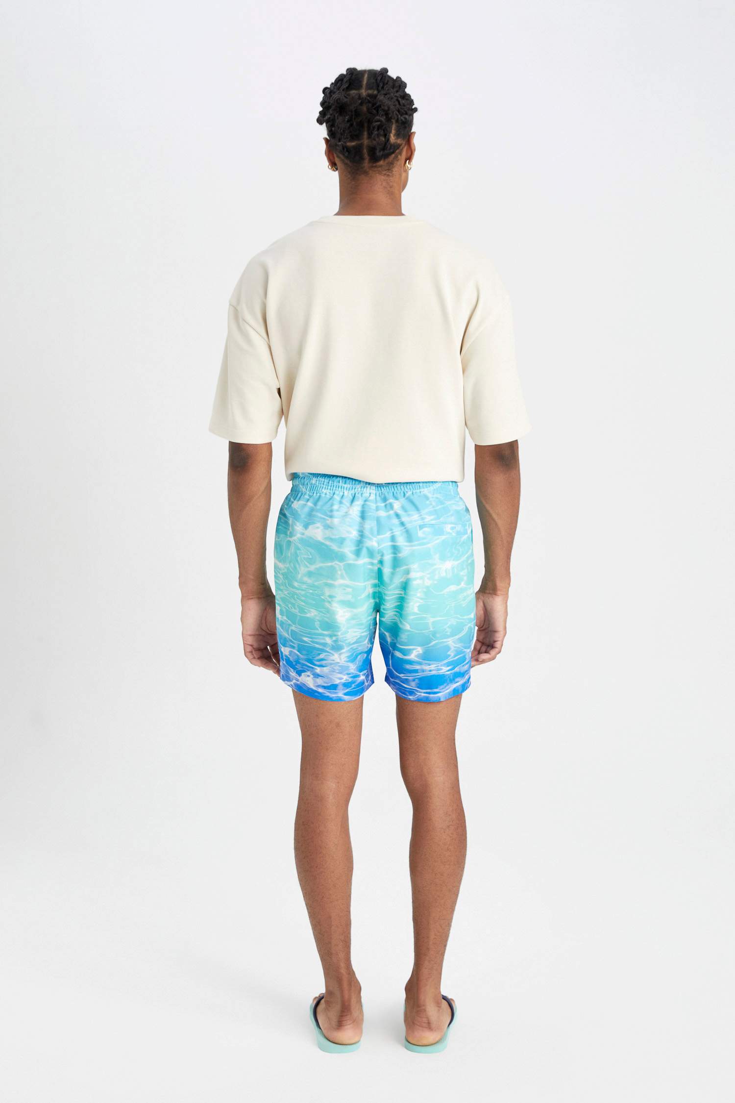 شورت بحر قصير منقوش