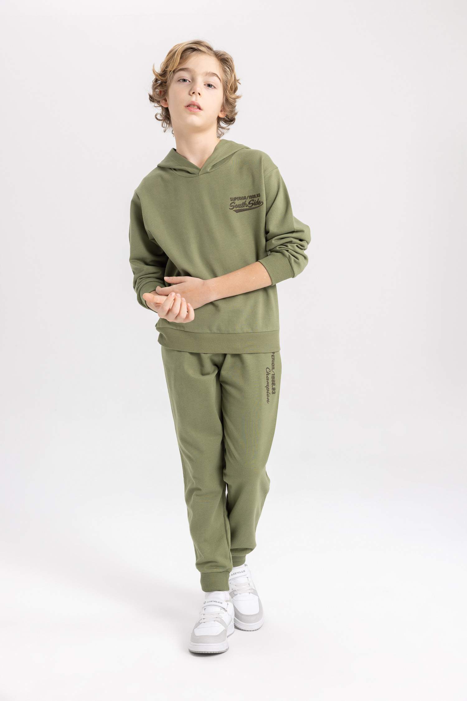 سيت ولادي سويت شيرت بنطلون بجامة رياضي - قطعتين