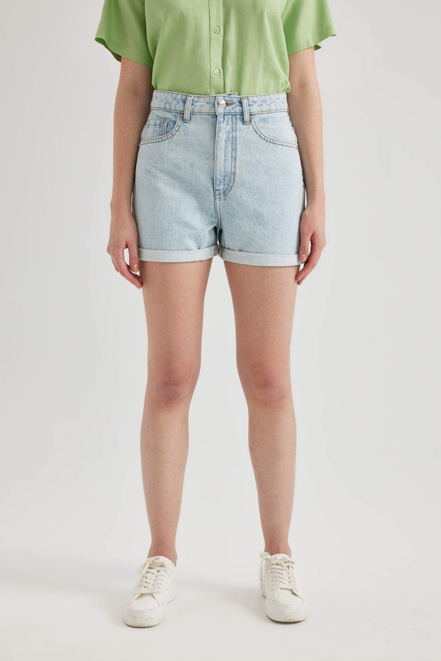 Джинсовые шорты Mom Fit с высокой талией