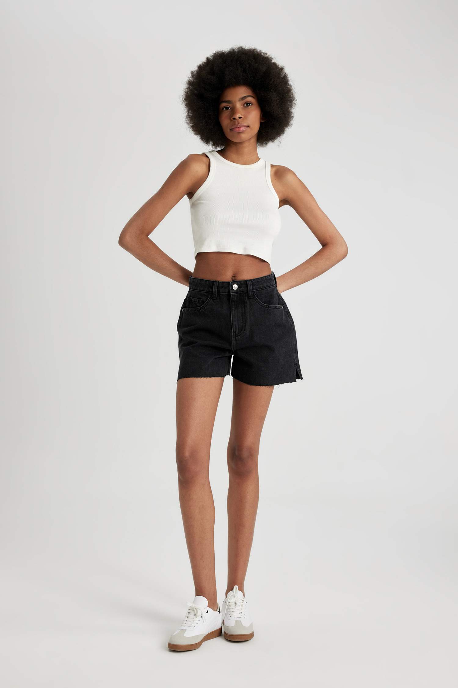 Джинсовые шорты Mom Fit с высокой талией