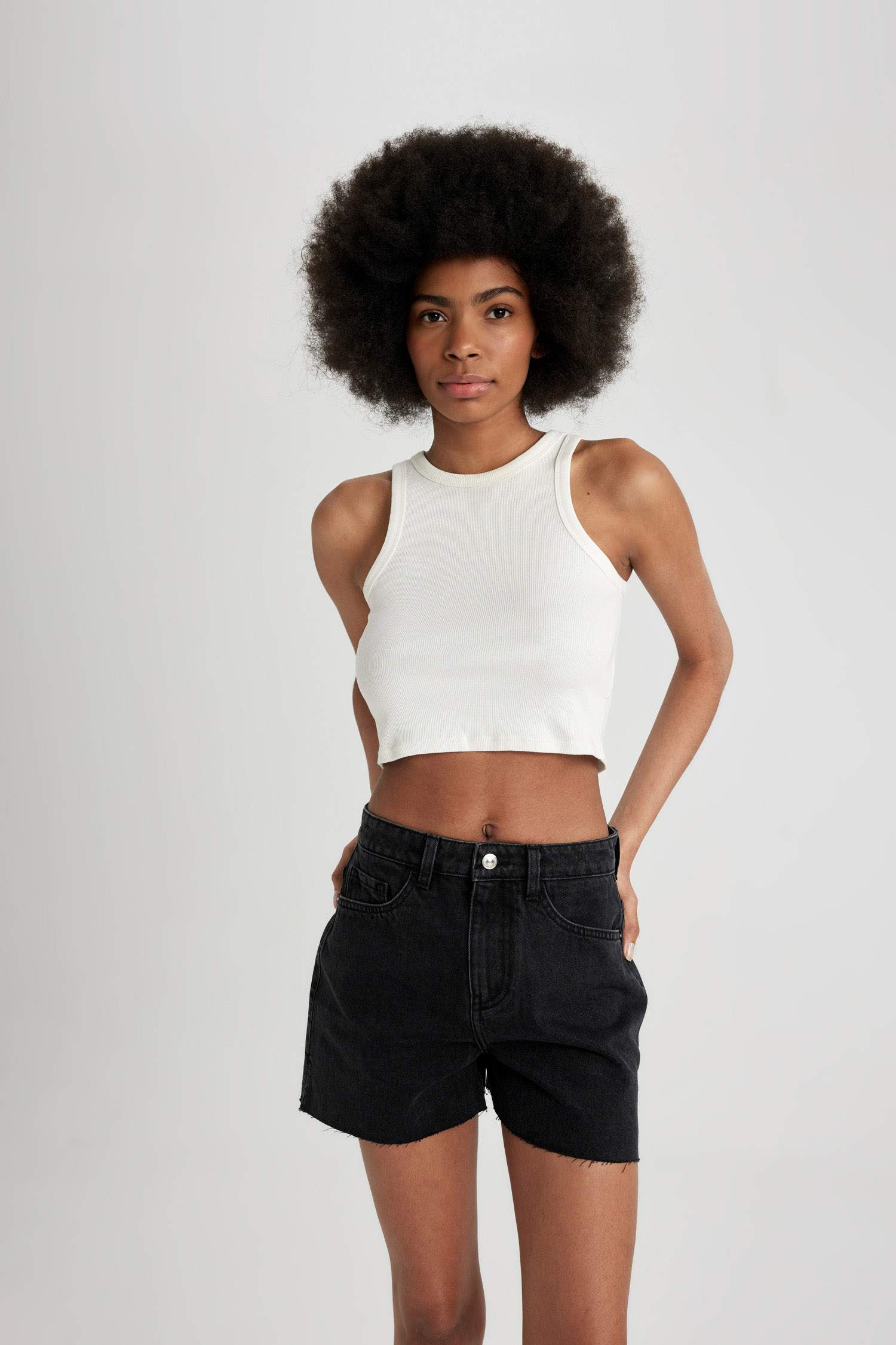 Джинсовые шорты Mom Fit с высокой талией