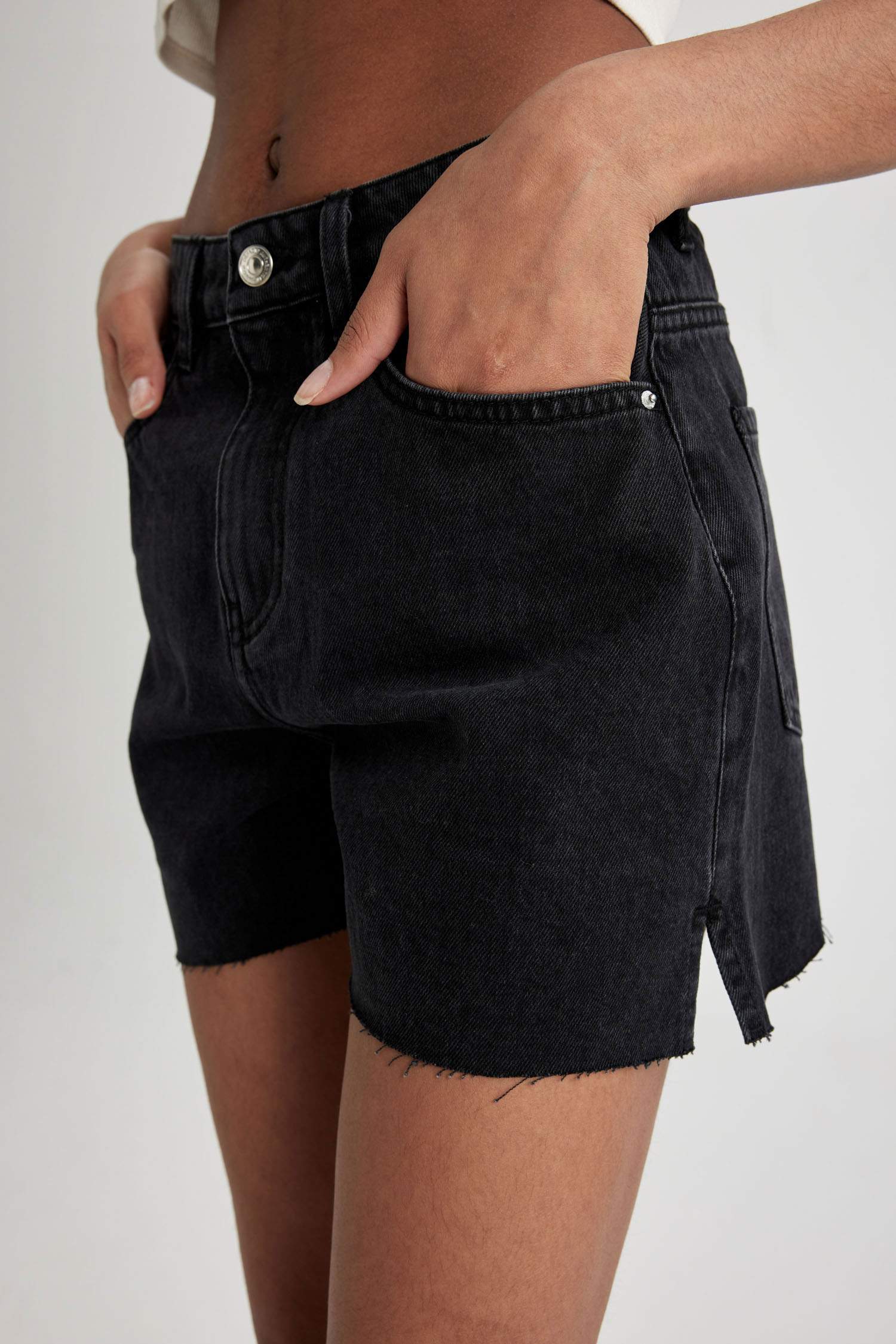 Джинсовые шорты Mom Fit с высокой талией