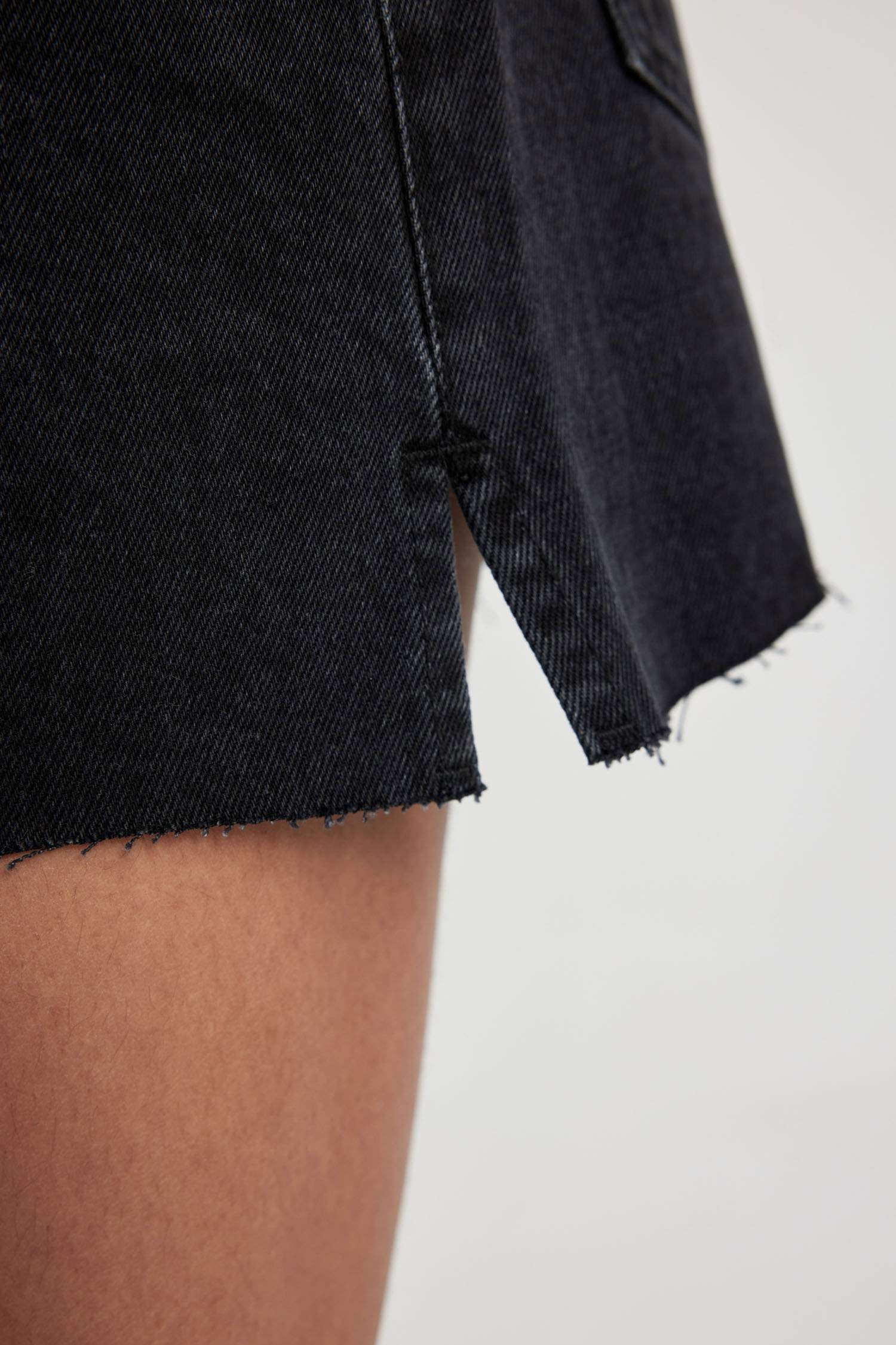 Джинсовые шорты Mom Fit с высокой талией