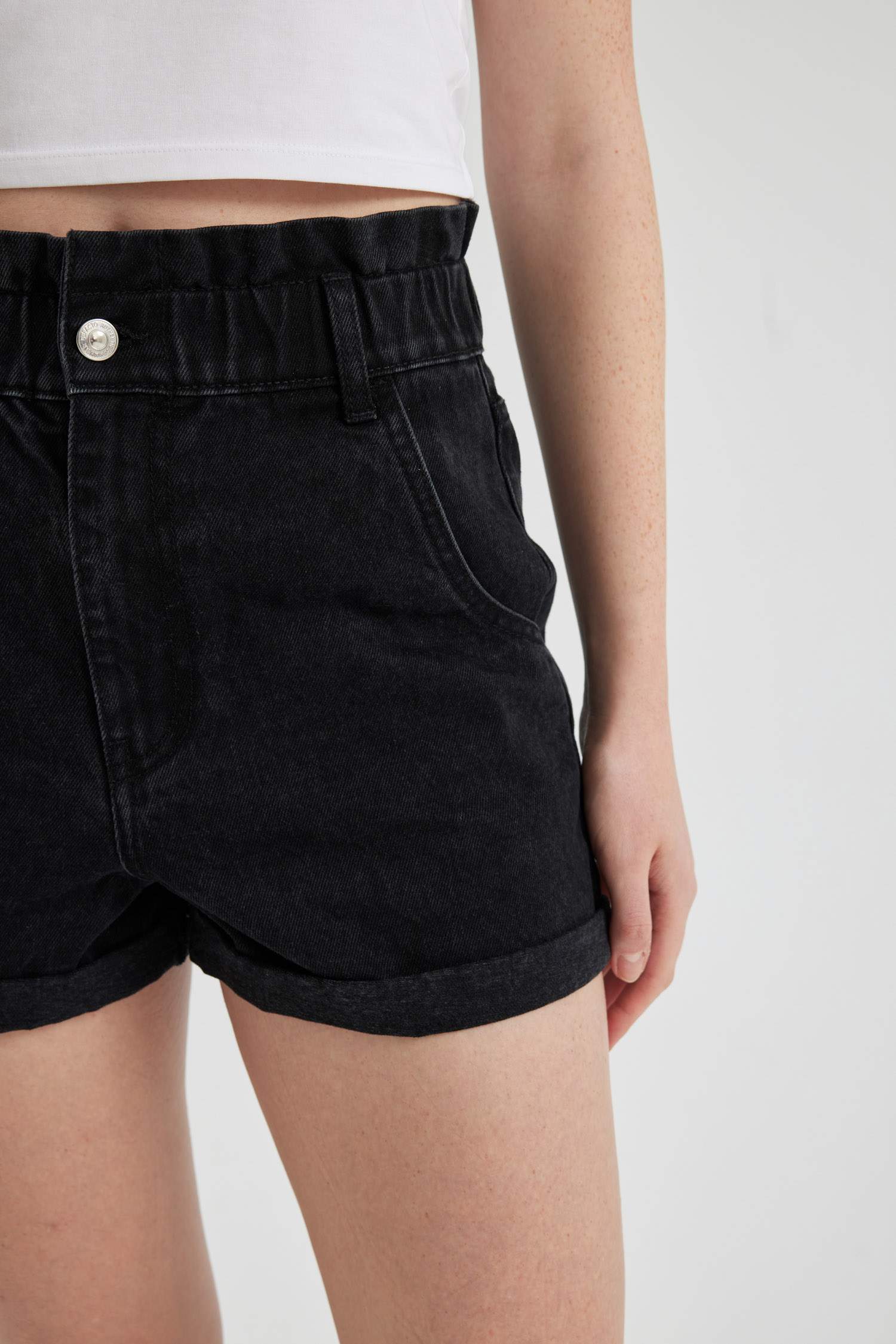 Шолақ шалбар