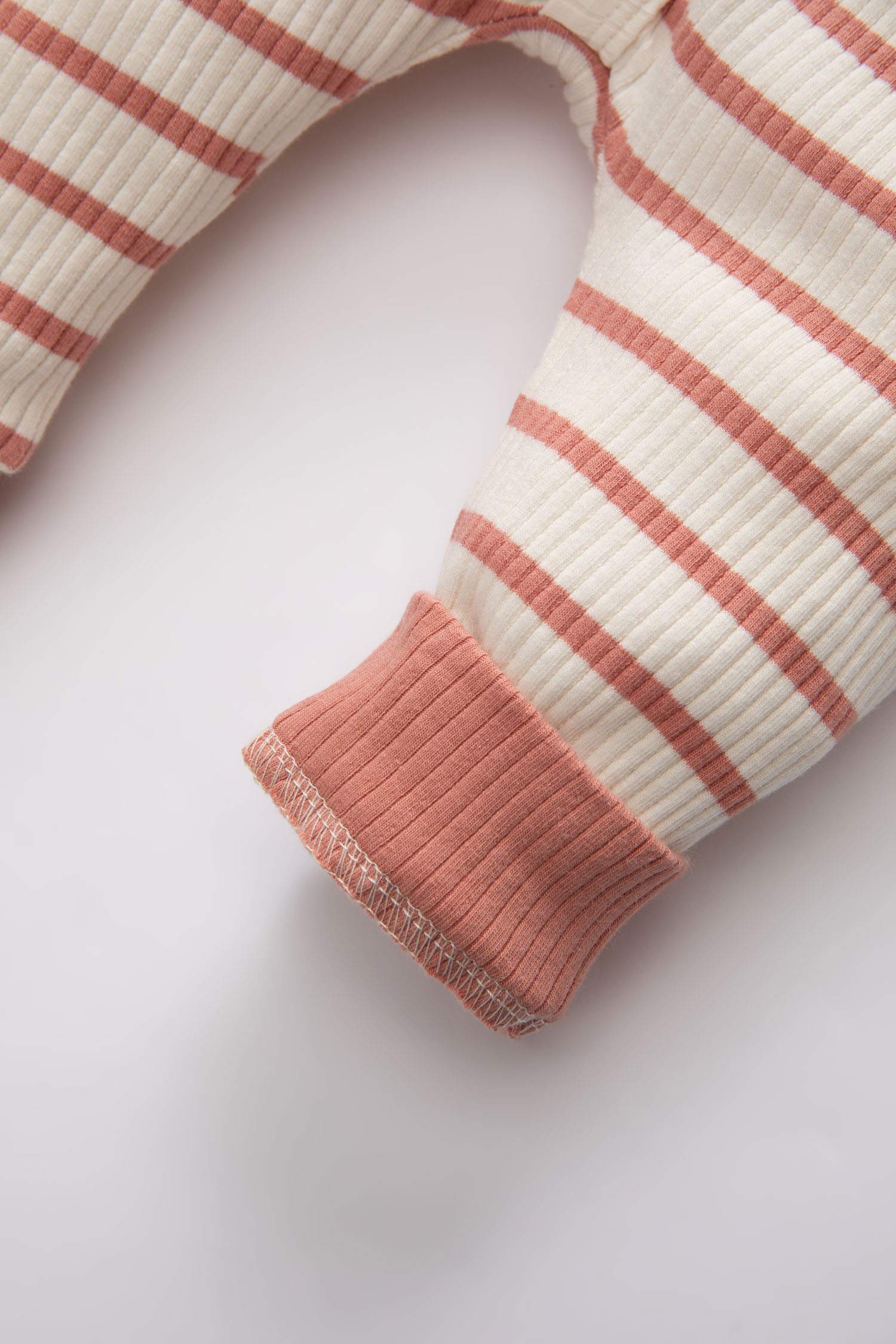 جمبسوت بناتي مخطط حديثي الولادة مضلع