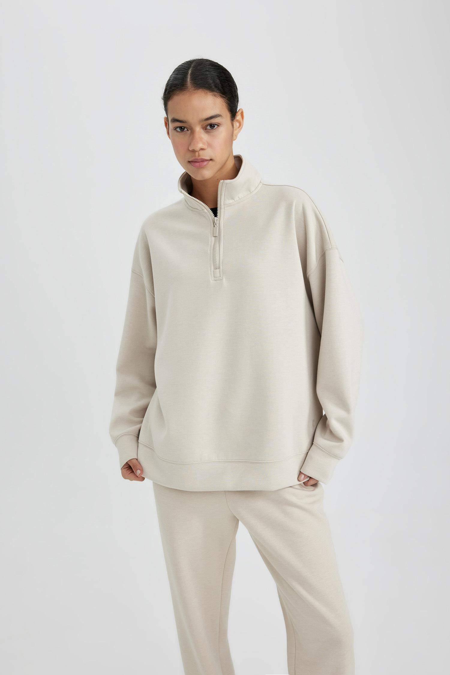 Oversize Geniş Kalıp Dik Yaka Sporcu Sweatshirt