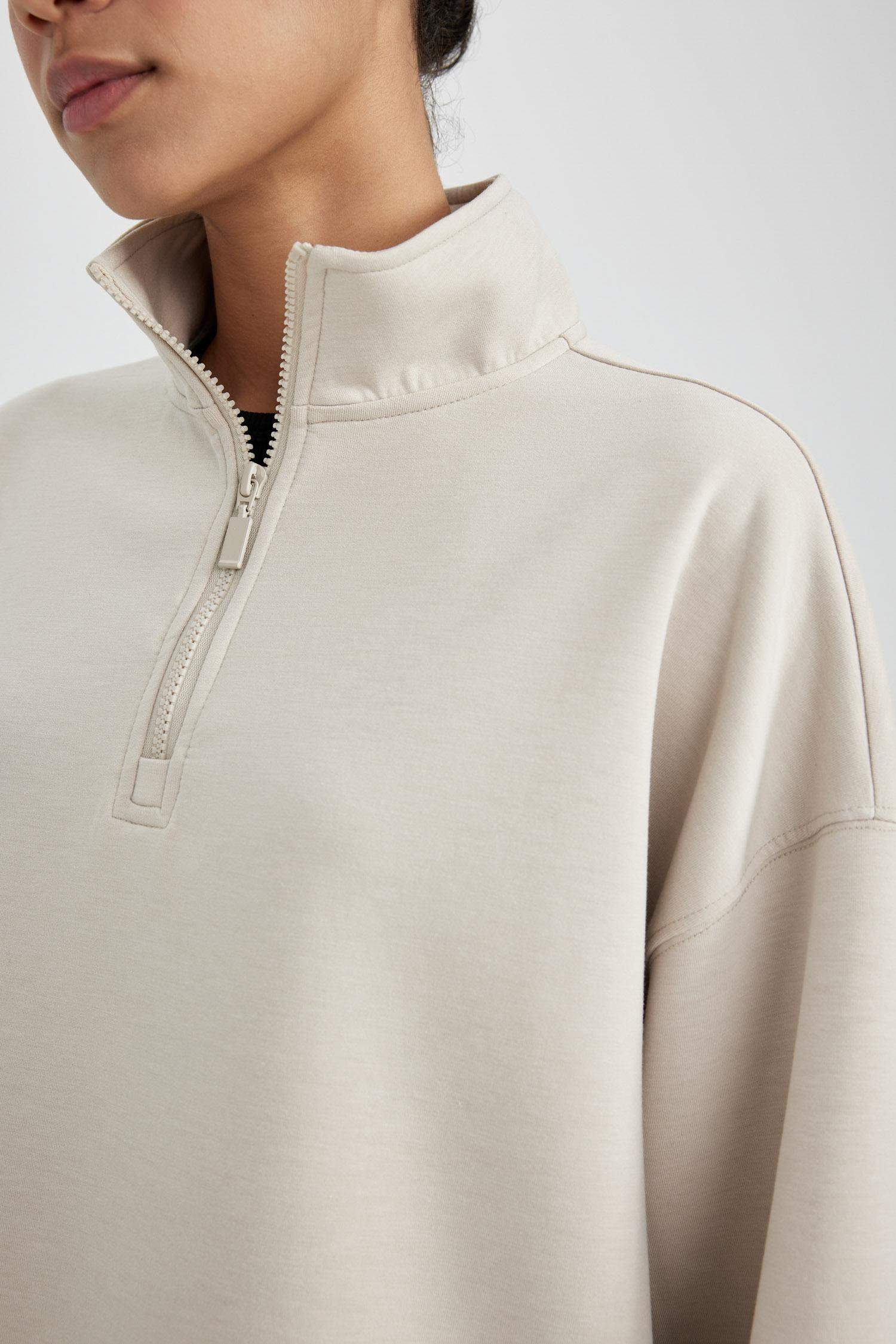 Oversize Geniş Kalıp Dik Yaka Sporcu Sweatshirt