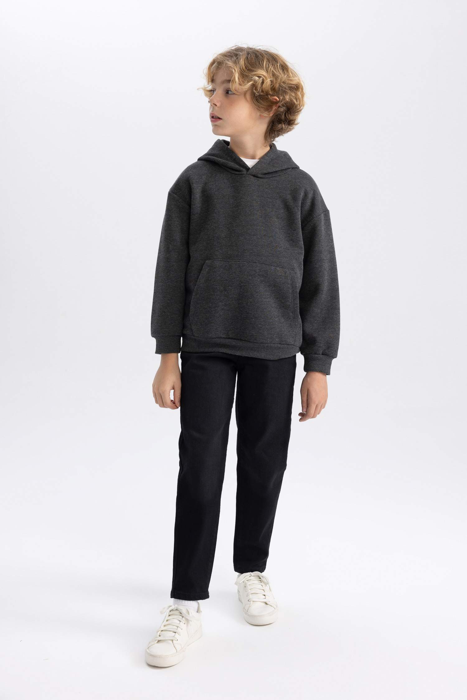 سويت شيرت ولادي قصة عادية بغطاء للرأس