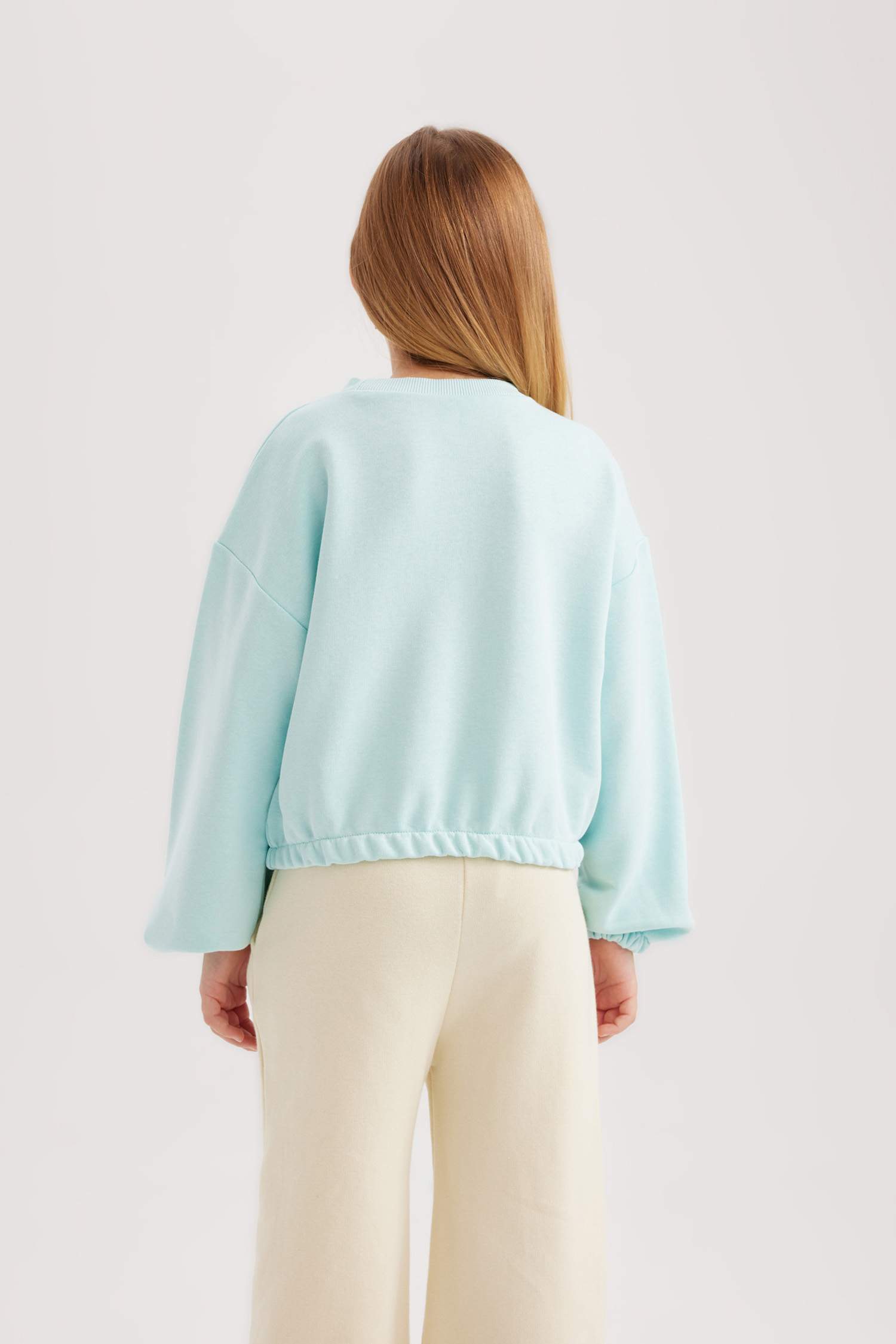 سويت شيرت بناتي سادة قصة عادية بياخة مستديرة