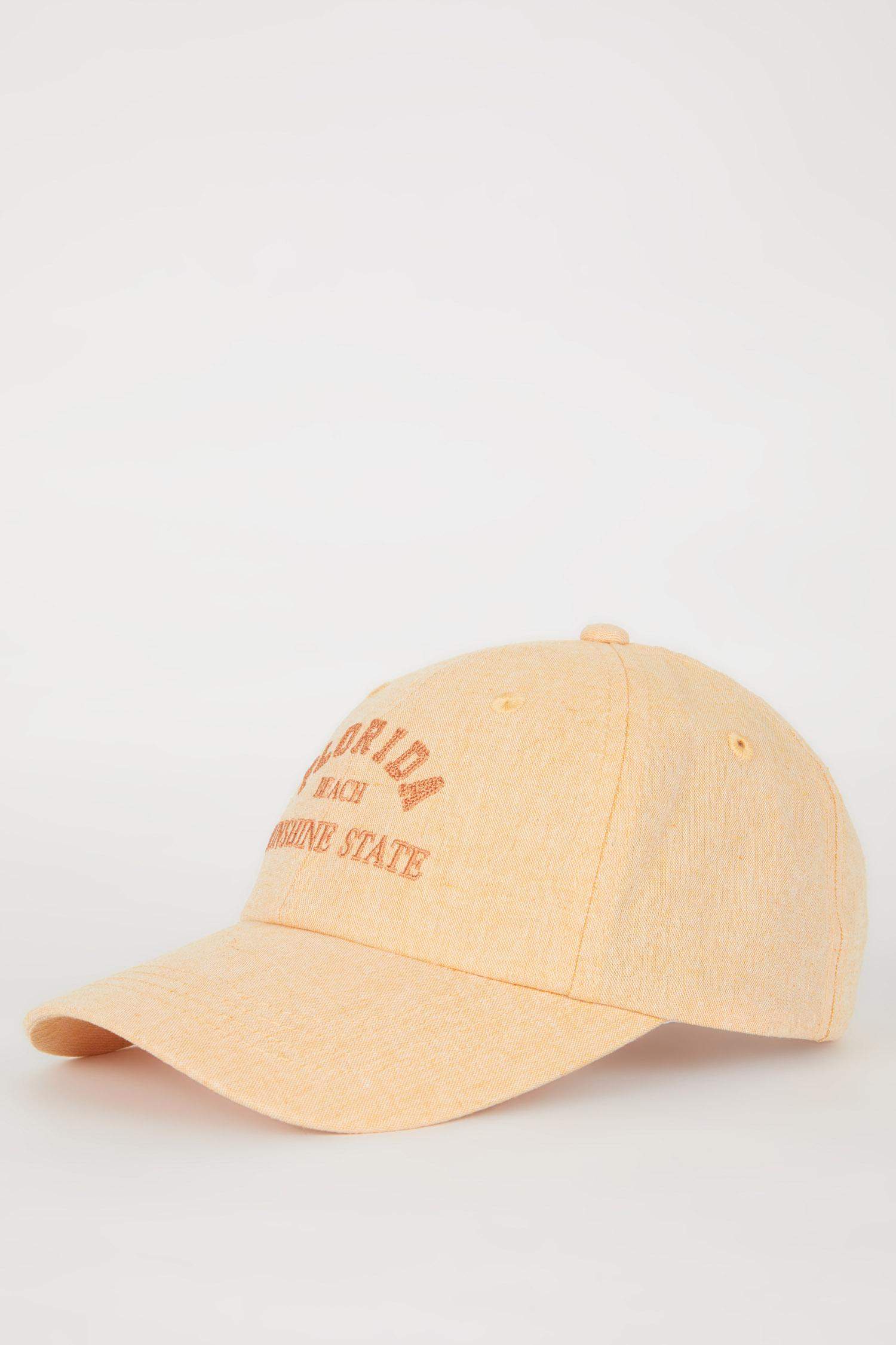 Кепка с принтом для женщин