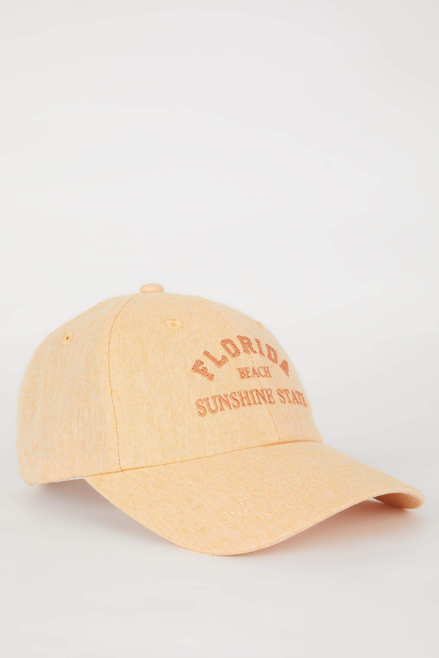 Кепка с принтом для женщин