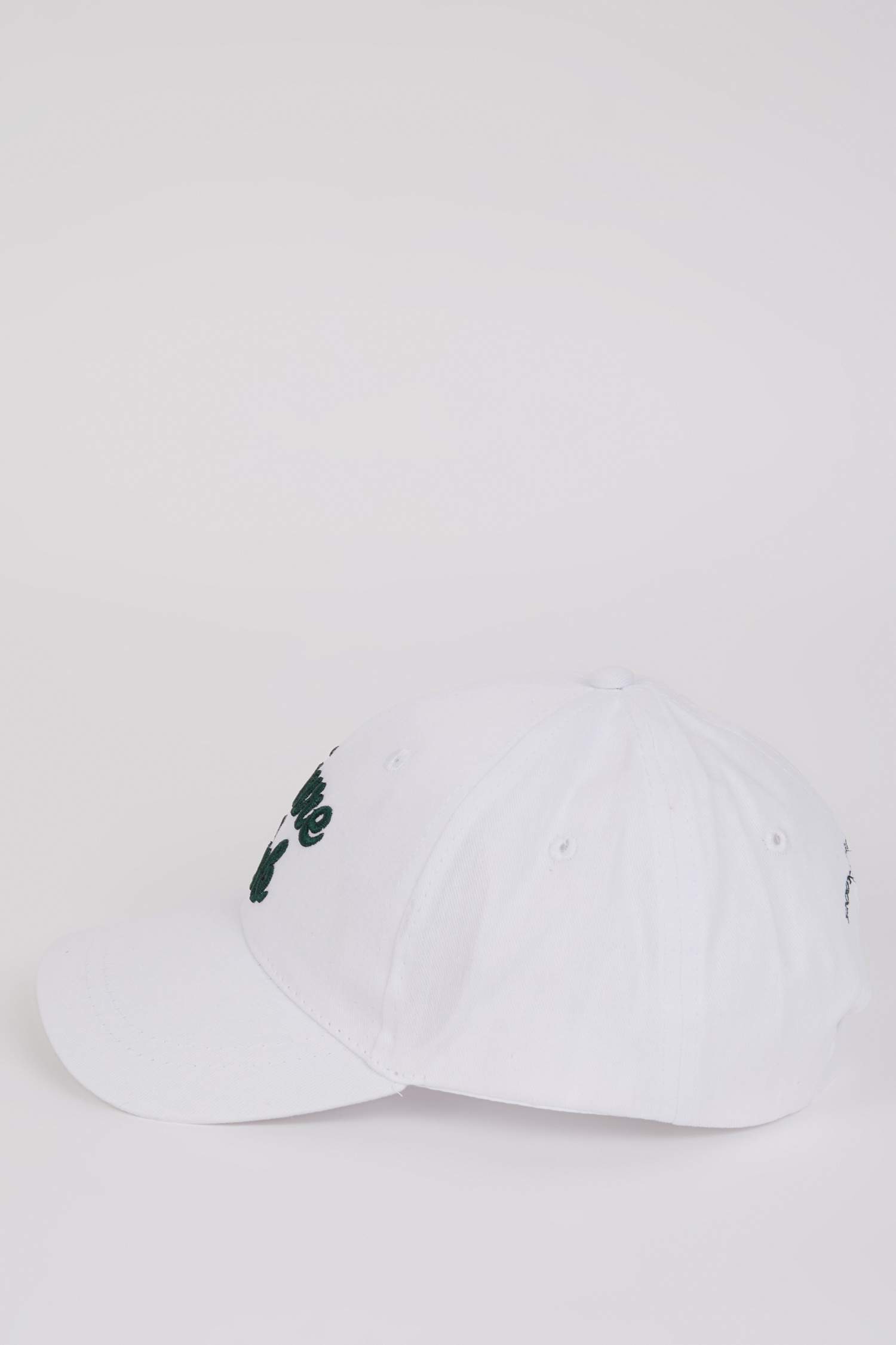 Woman Embroidered Cotton Cap