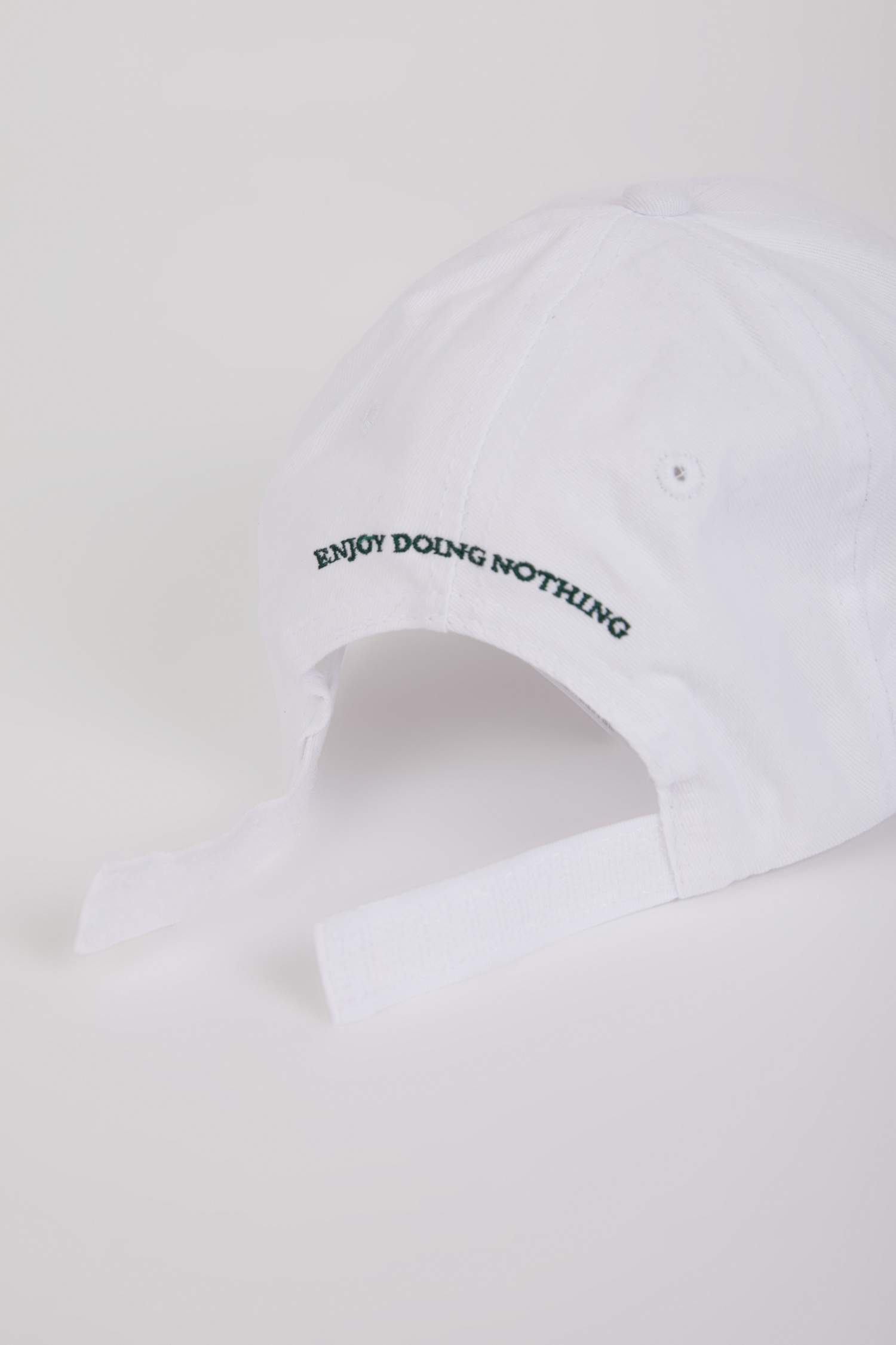 Woman Embroidered Cotton Cap