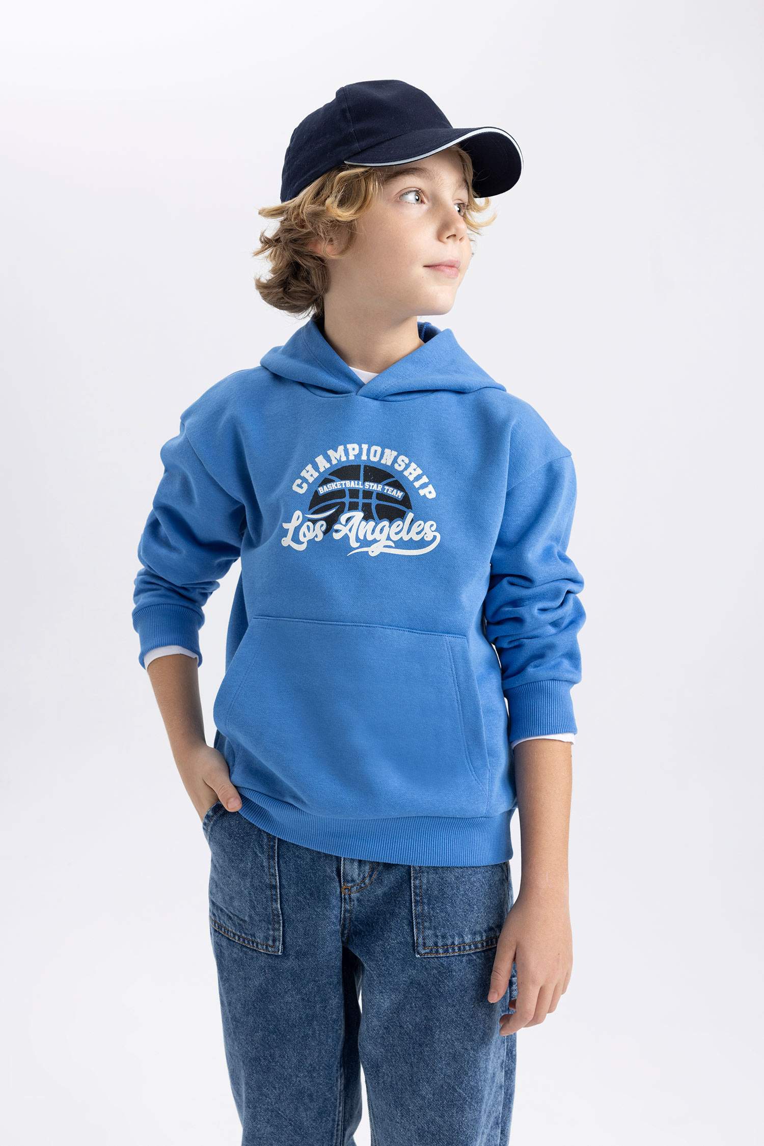 سويت شيرت ولادي قصة عادية بغطاء للرأس