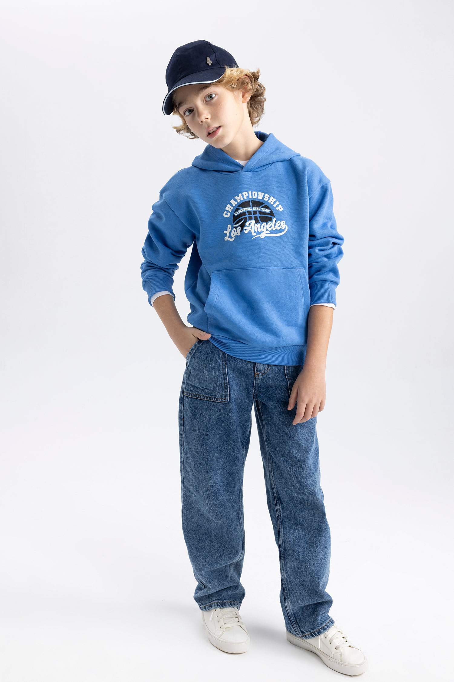 سويت شيرت ولادي قصة عادية بغطاء للرأس