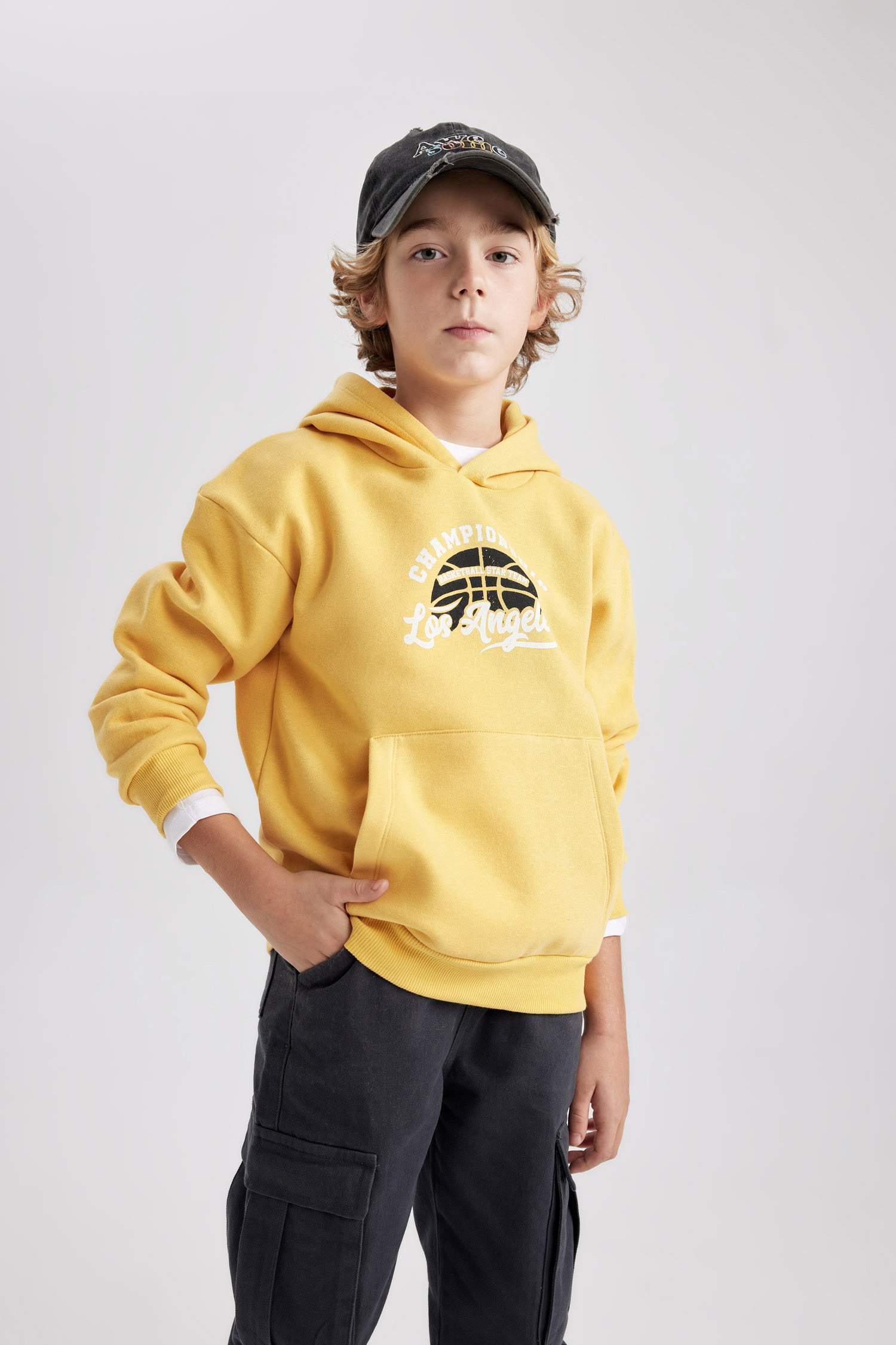 Erkek Çocuk Baskılı Kanguru Cepli Kapüşonlu Sweatshirt