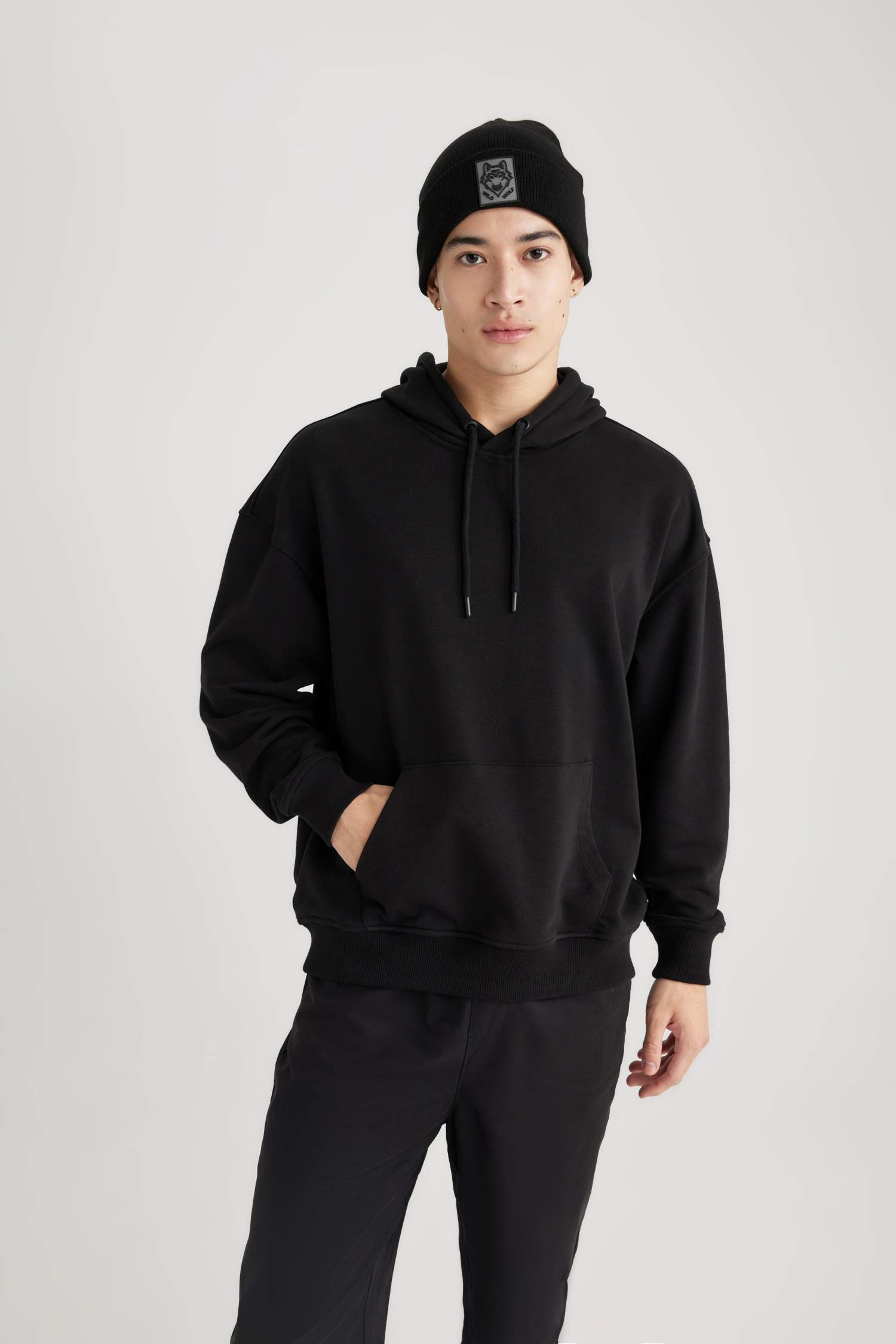 سويت شيرت اوفر سايز بغطاء للرأس بجيب