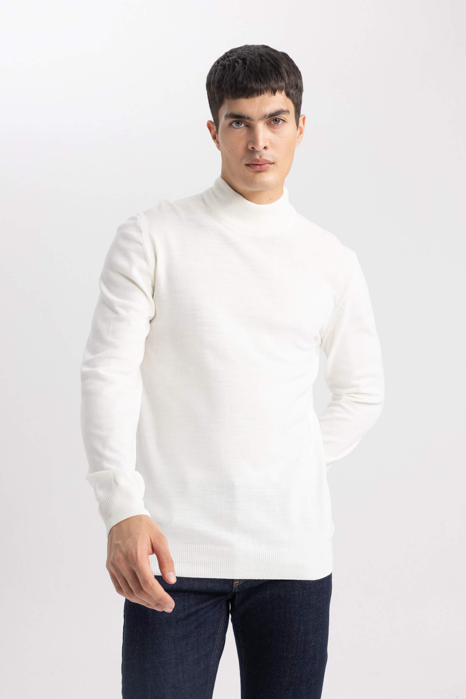 Slim Fit Dar Kesim Kazak