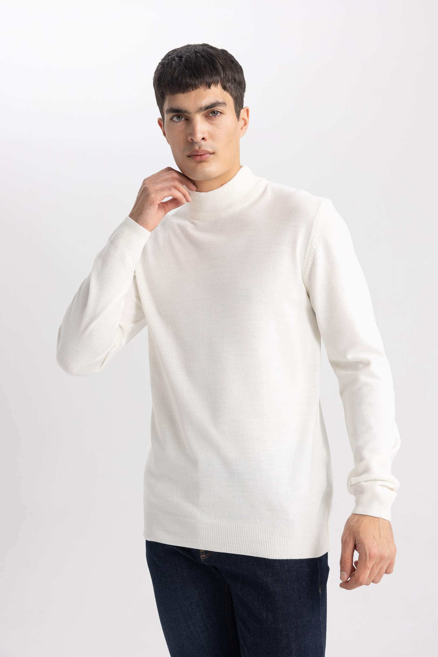 Slim Fit Dar Kesim Kazak