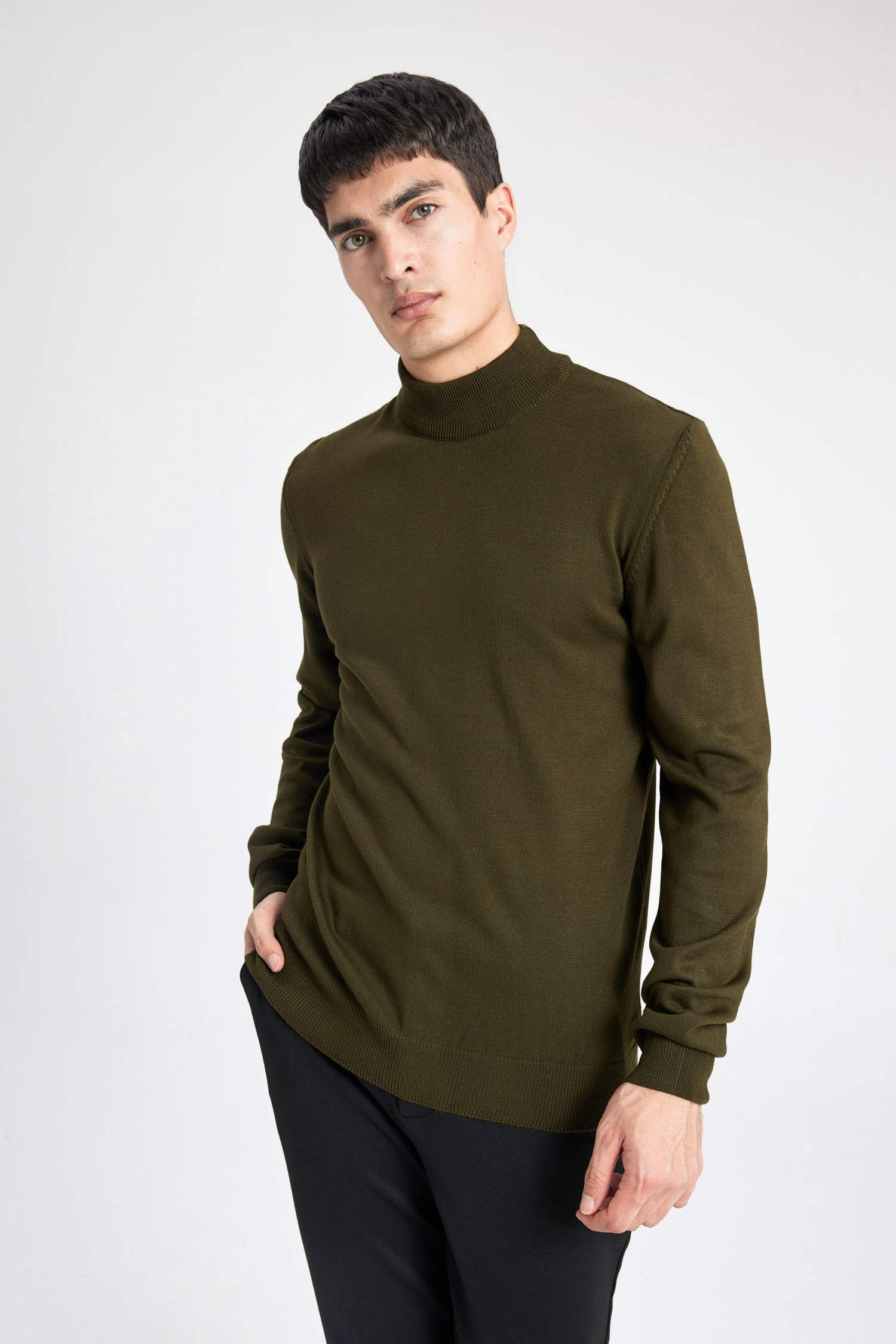 Slim Fit Pullover