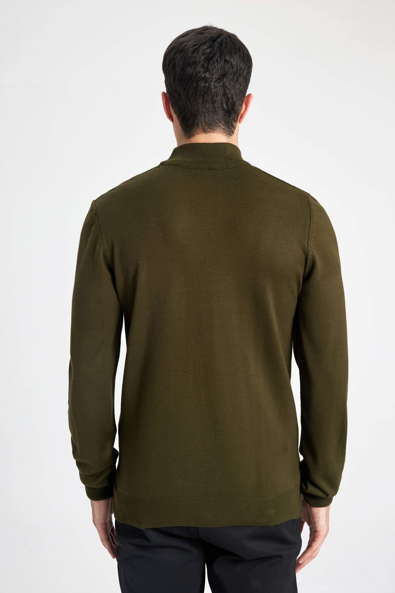 بلوز صوف سليم فيت