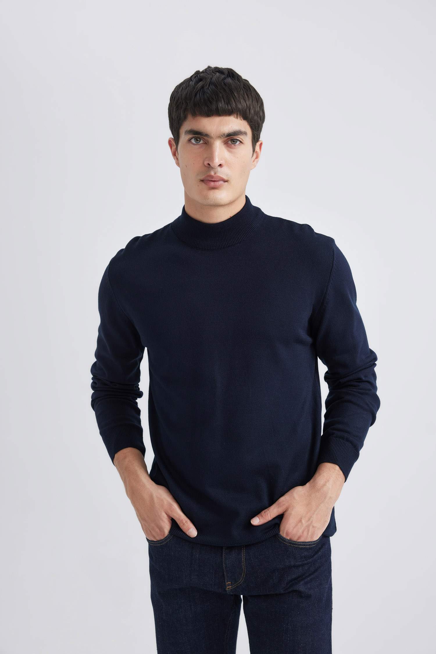 Slim Fit Dar Kesim Kazak