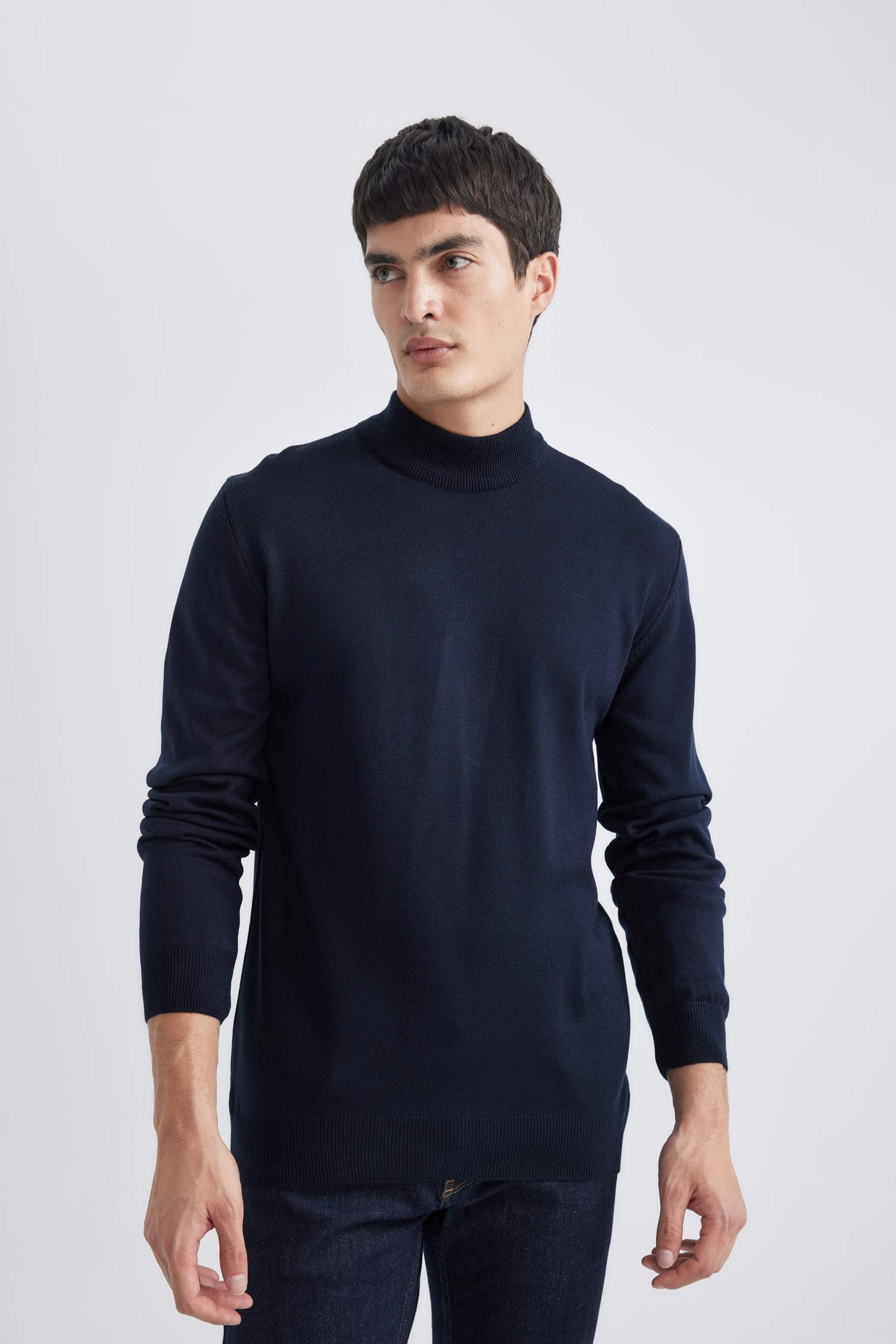 Slim Fit Dar Kesim Kazak