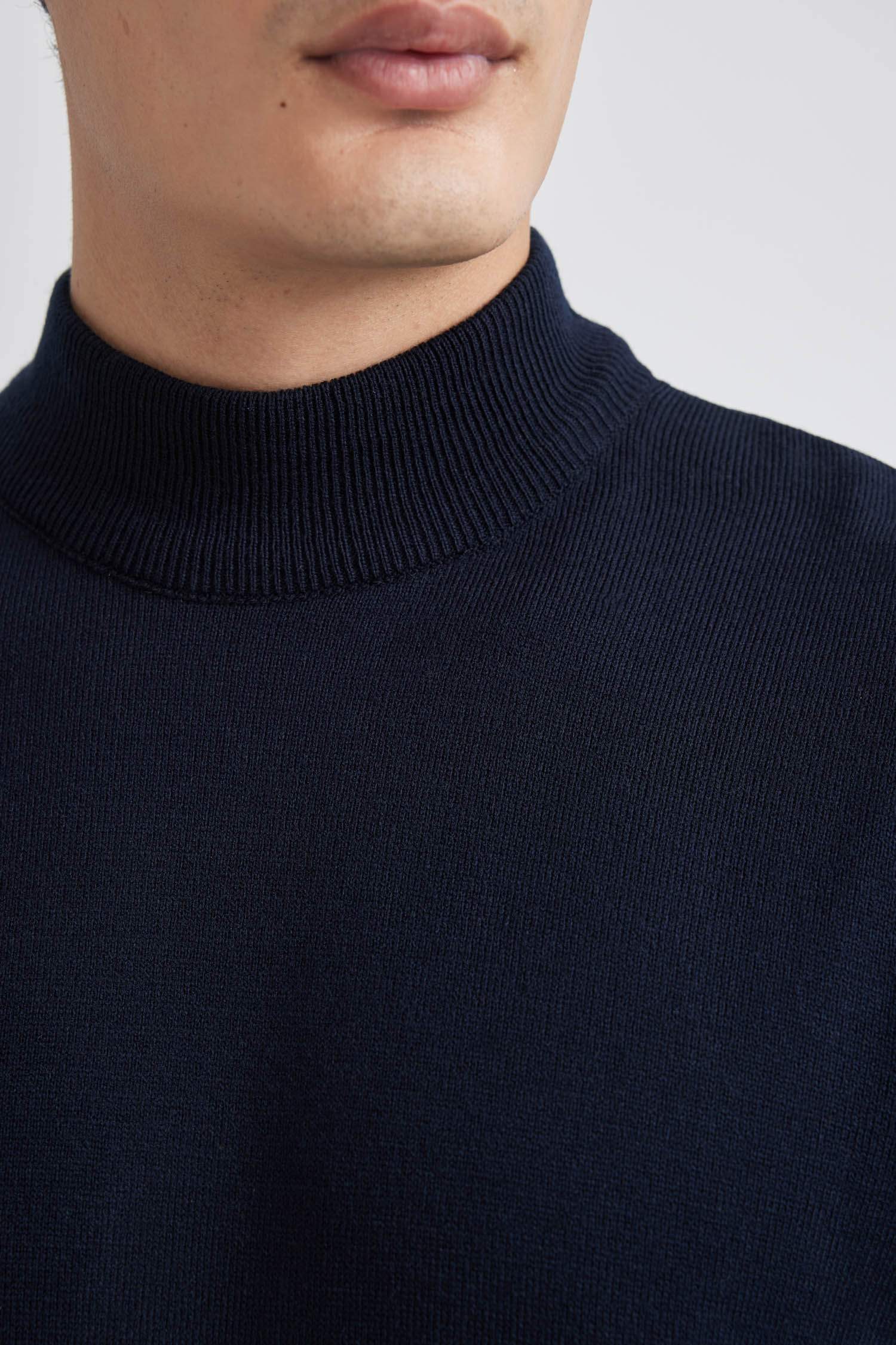 Slim Fit Dar Kesim Kazak