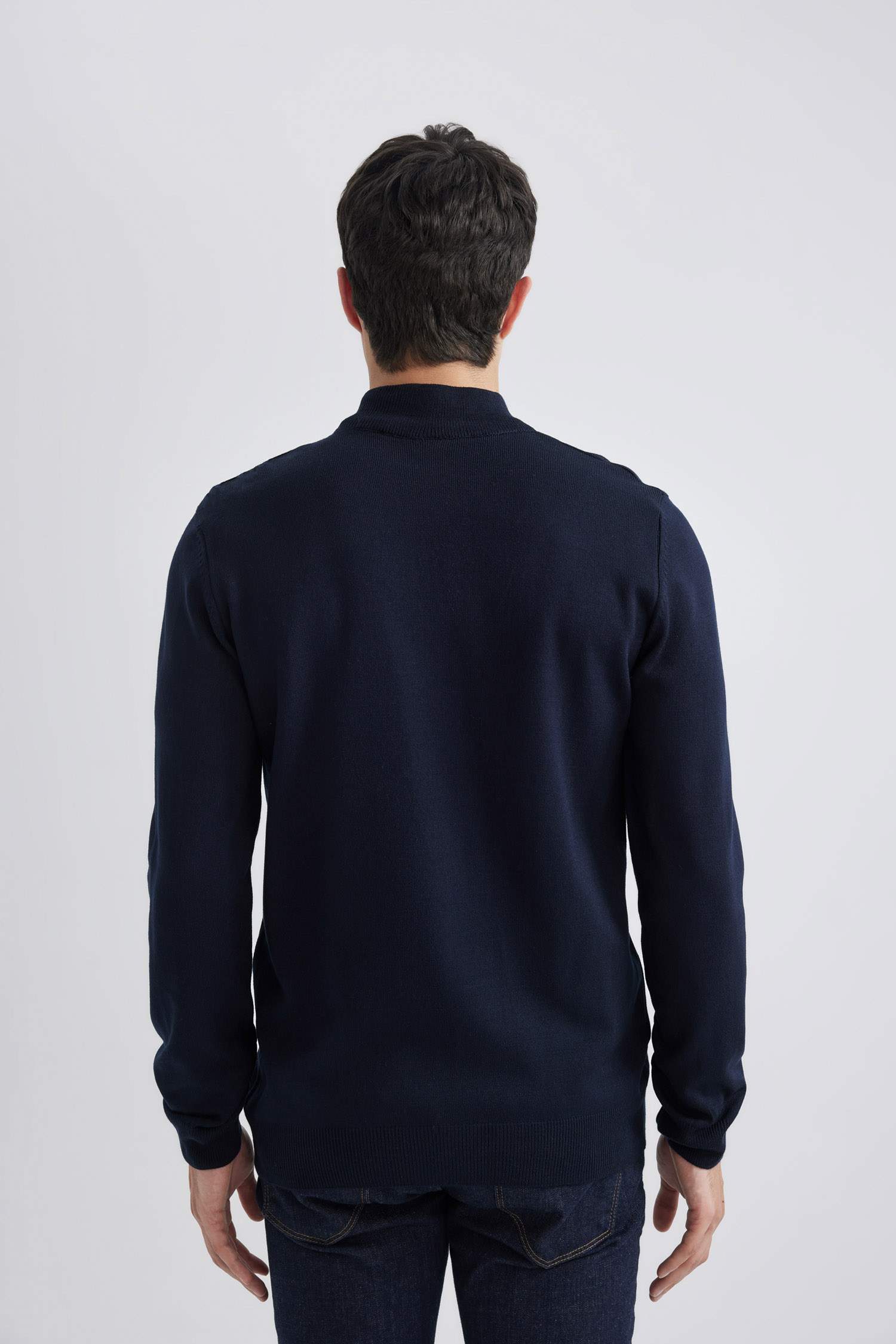 Slim Fit Dar Kesim Kazak