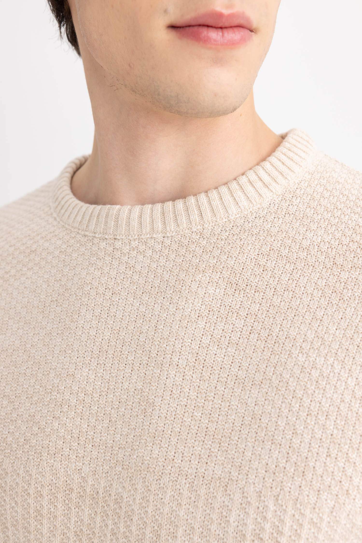 Standard Fit Pullover