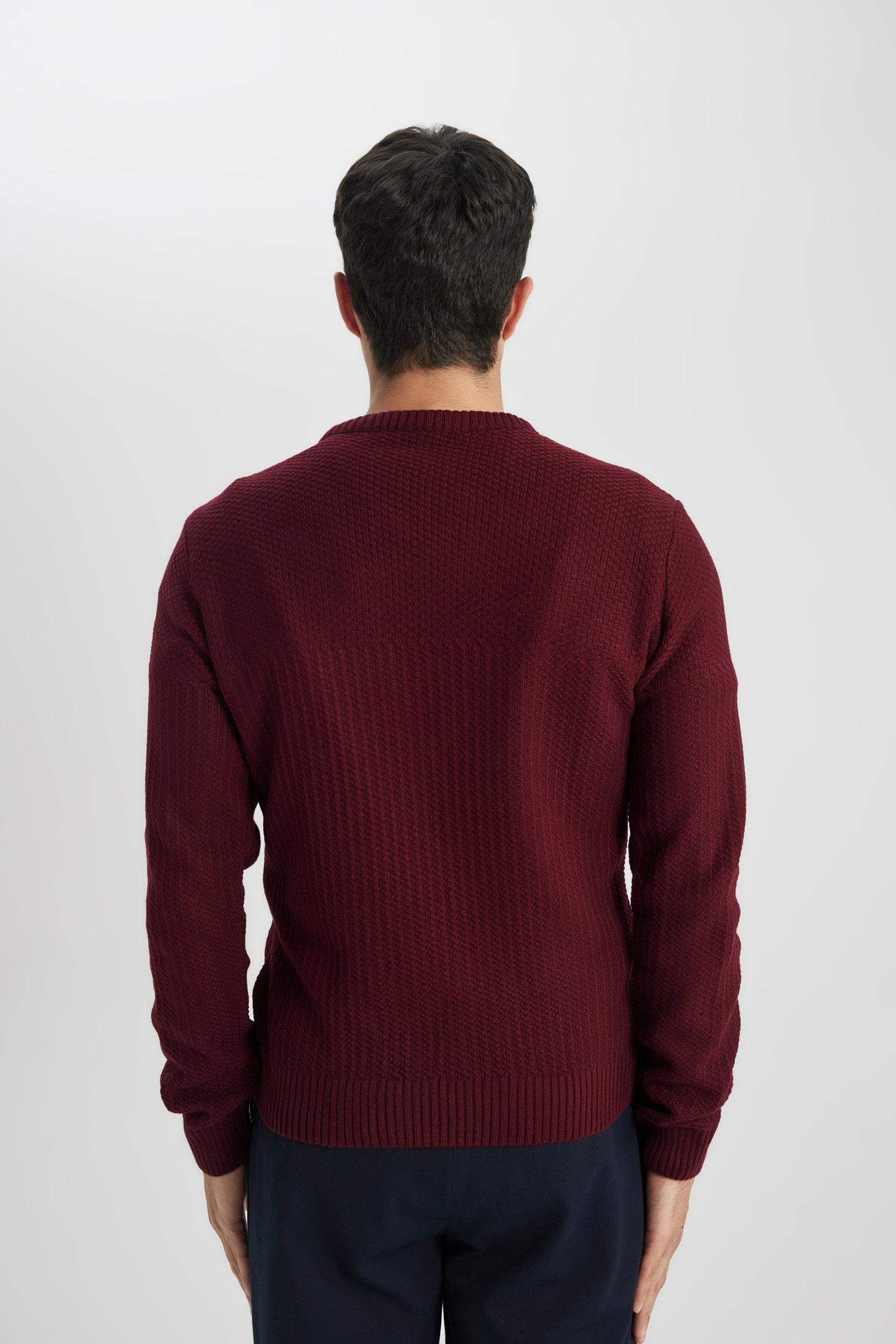 Standard Fit Pullover