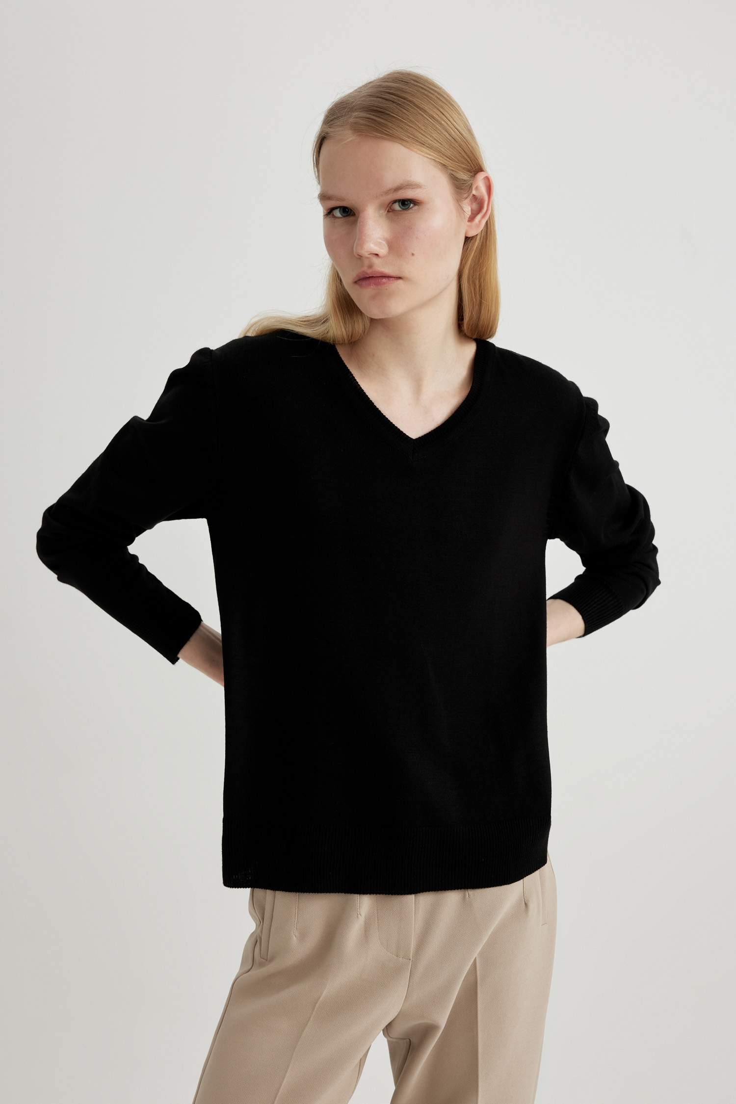 بلوز تريكو قصة عادية