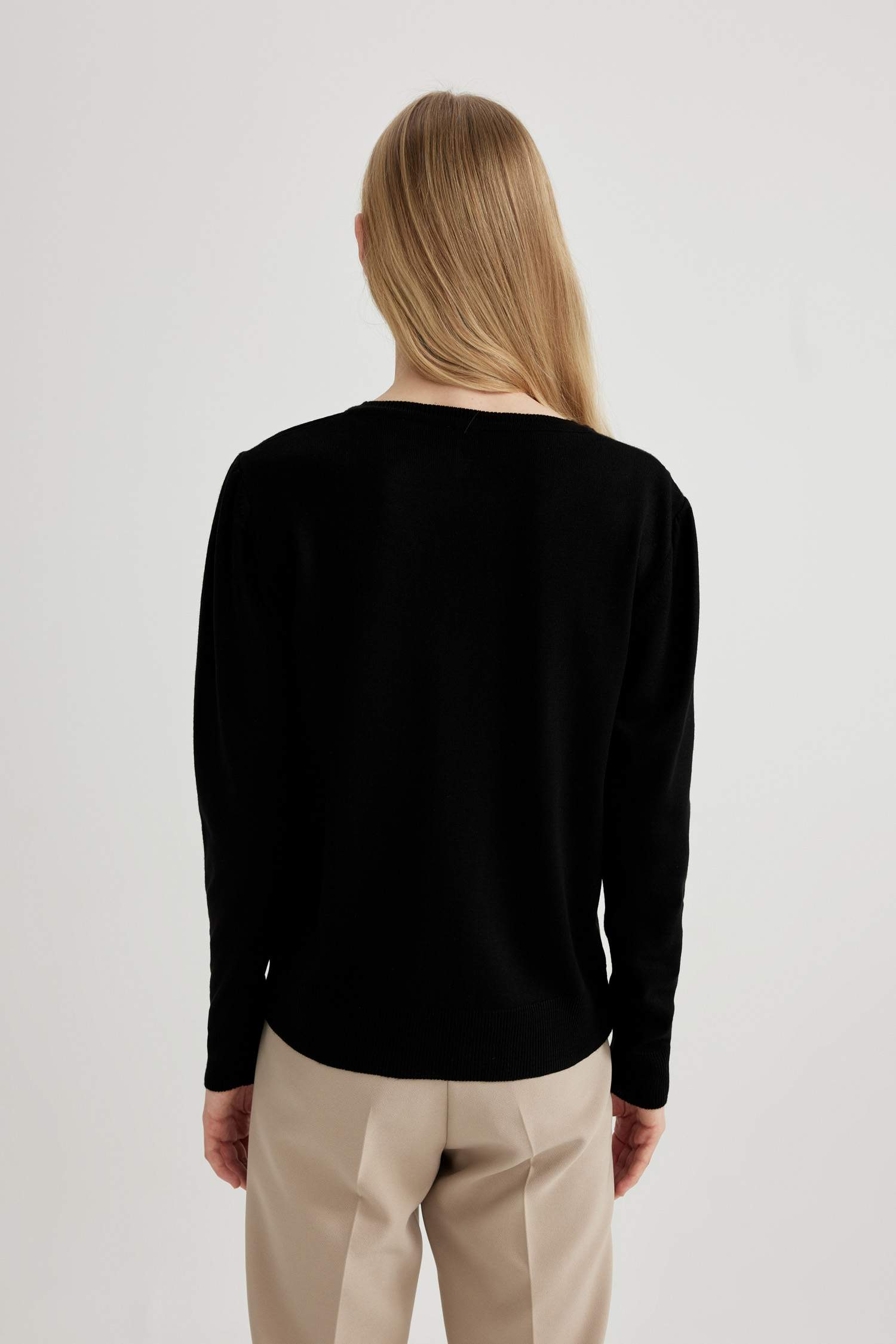 بلوز تريكو قصة عادية