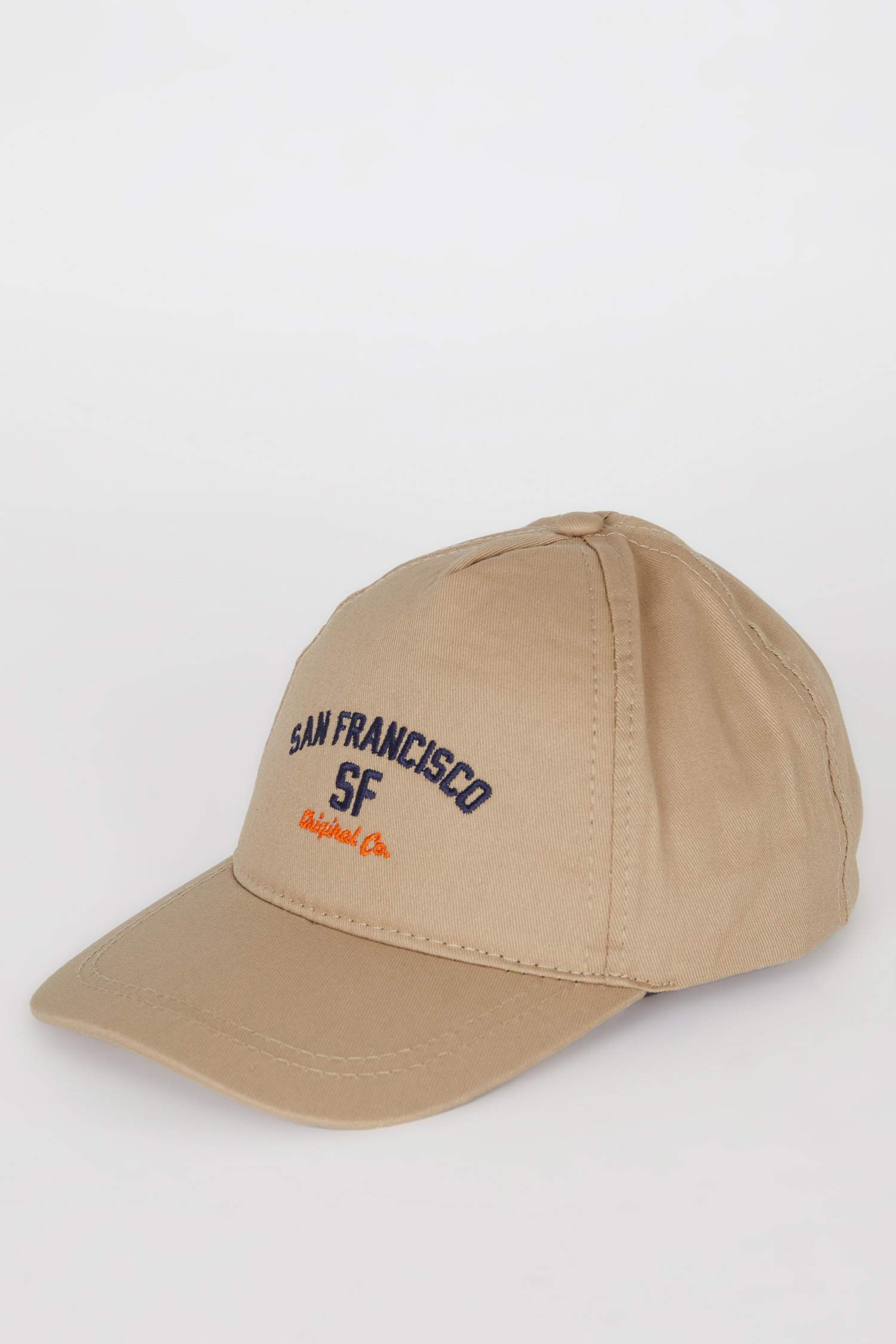 قبعة كاسكيت أولاد مطرزة