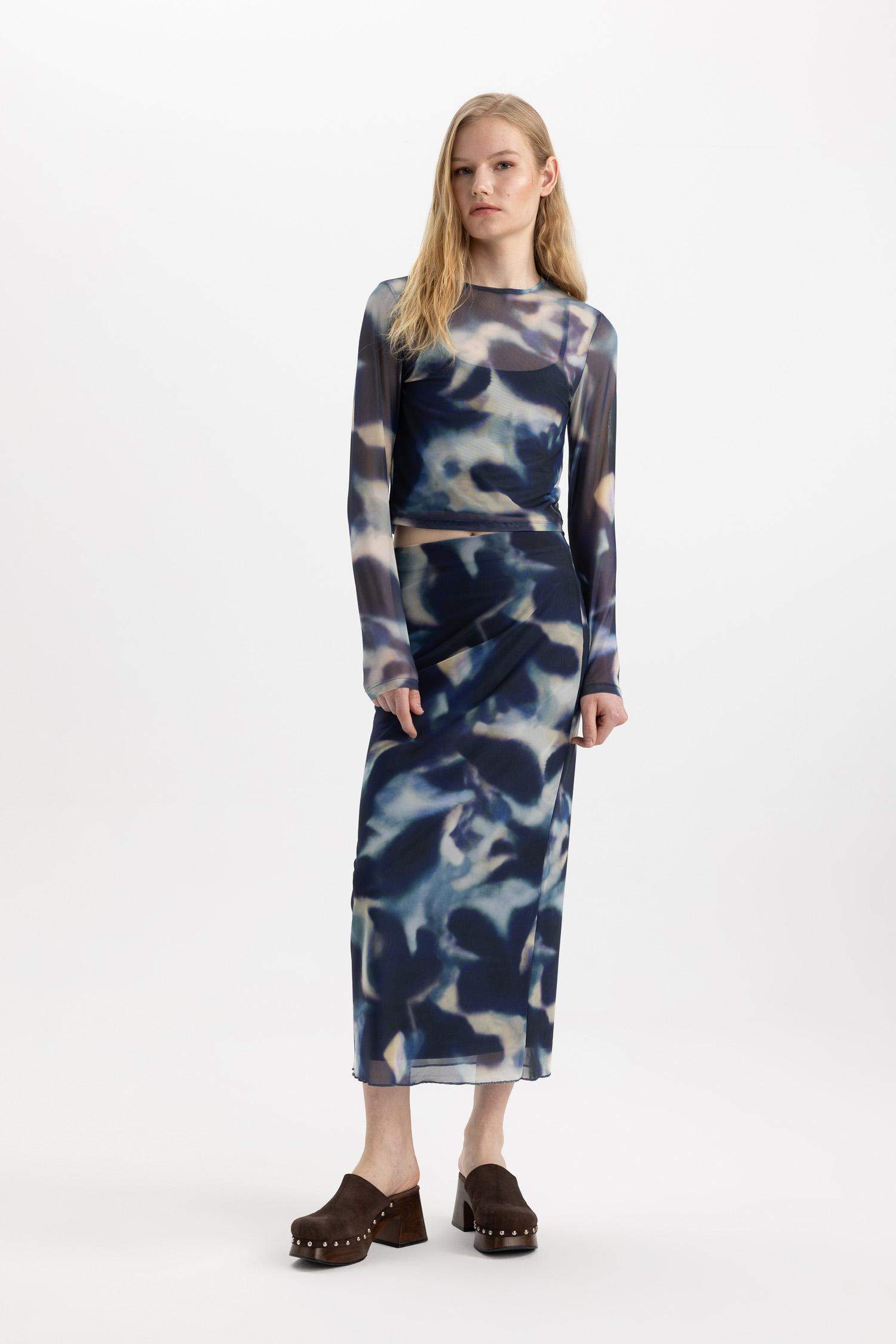 Jupe midi crayon en tulle doublée à motif batik à taille normale