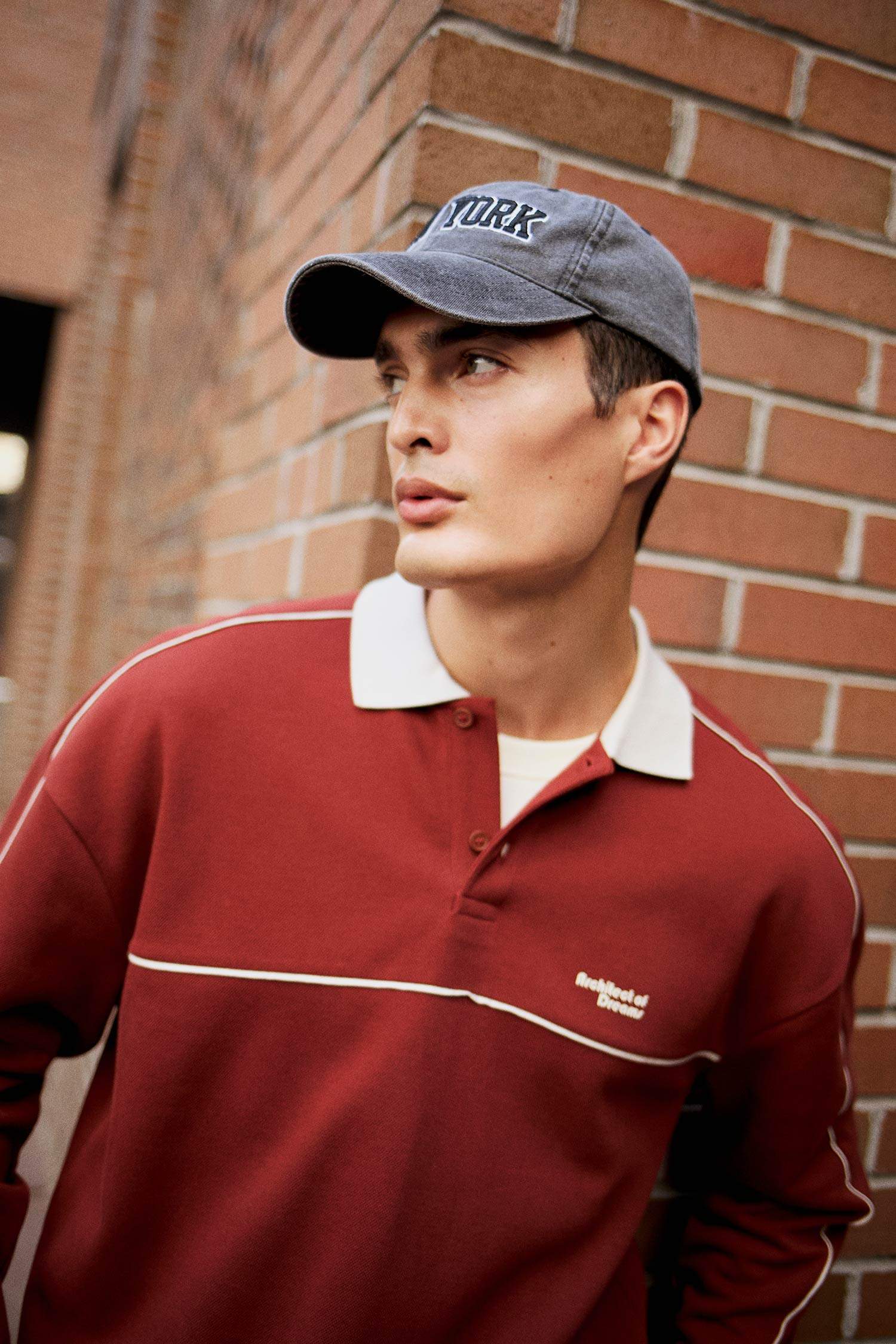 شفقة كاب جينز رجالي مطرز