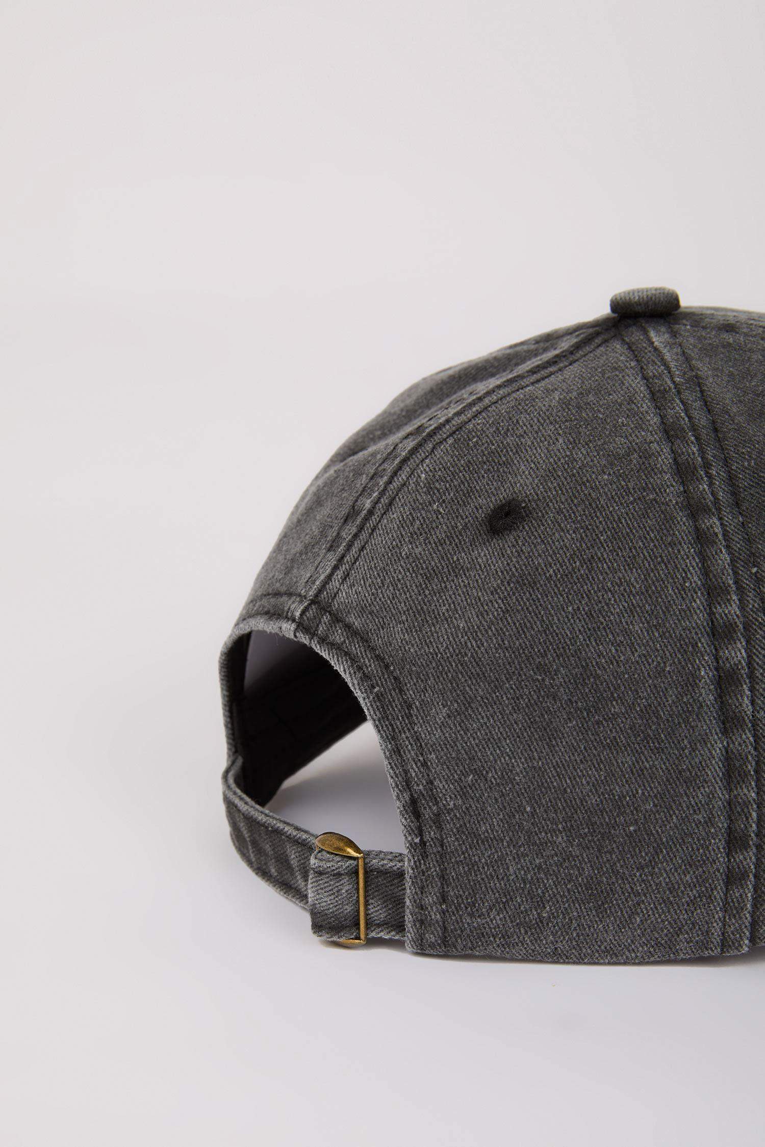 شفقة كاب جينز رجالي مطرز